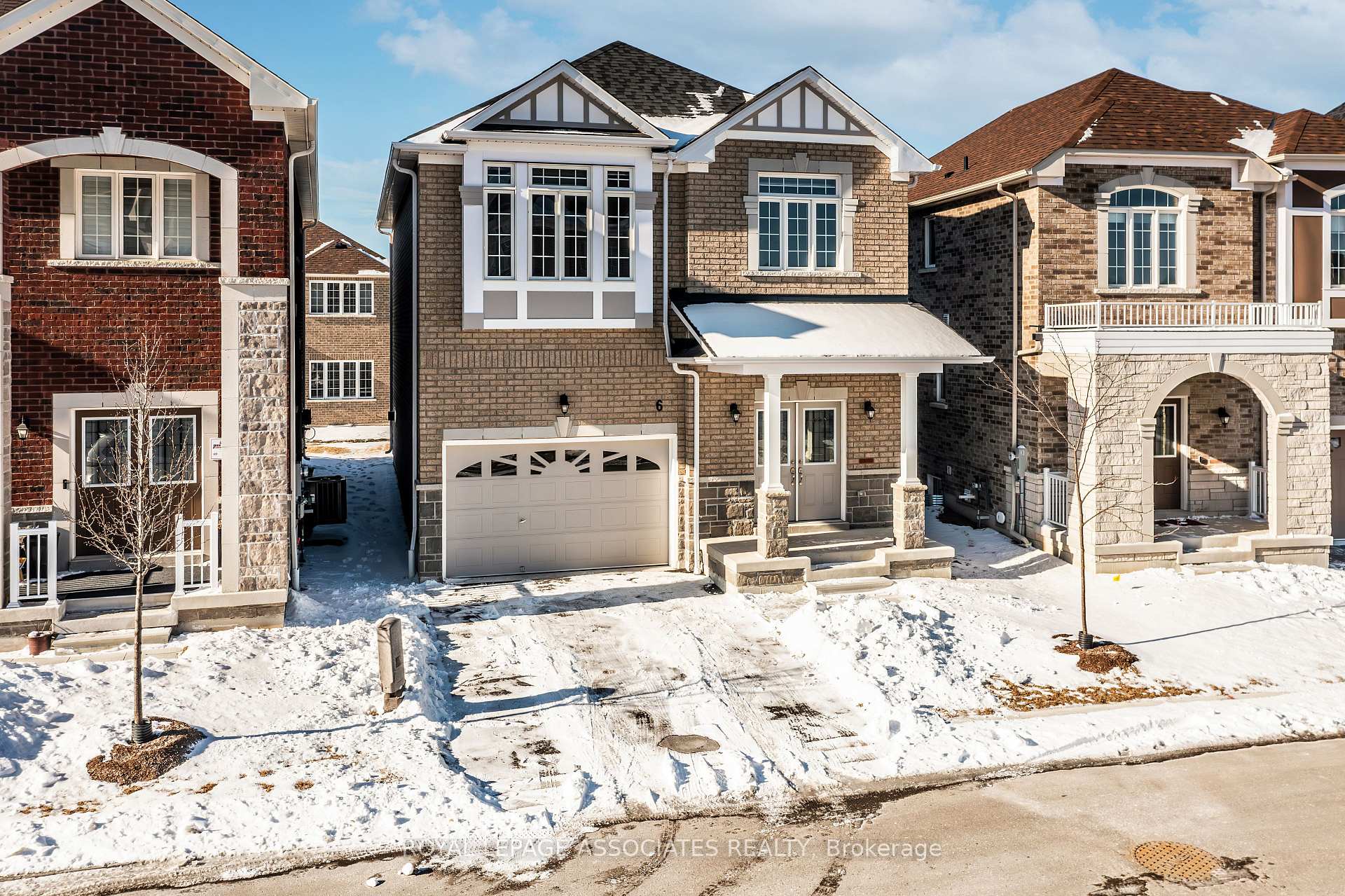 Photo 3 of 6 Creedon Crescent, Ajax, Northwest Ajax — HOMEH