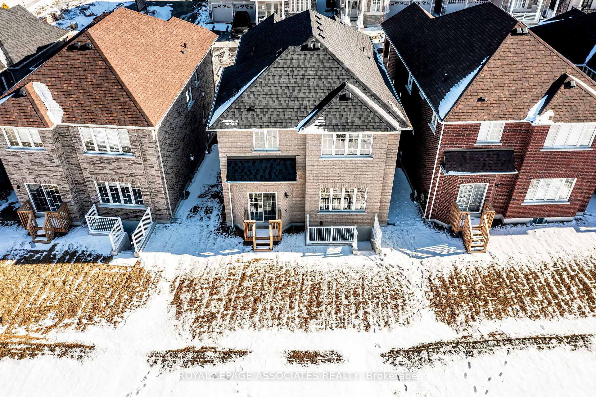 Photo 4 of 6 Creedon Crescent, Ajax, Northwest Ajax — HOMEH