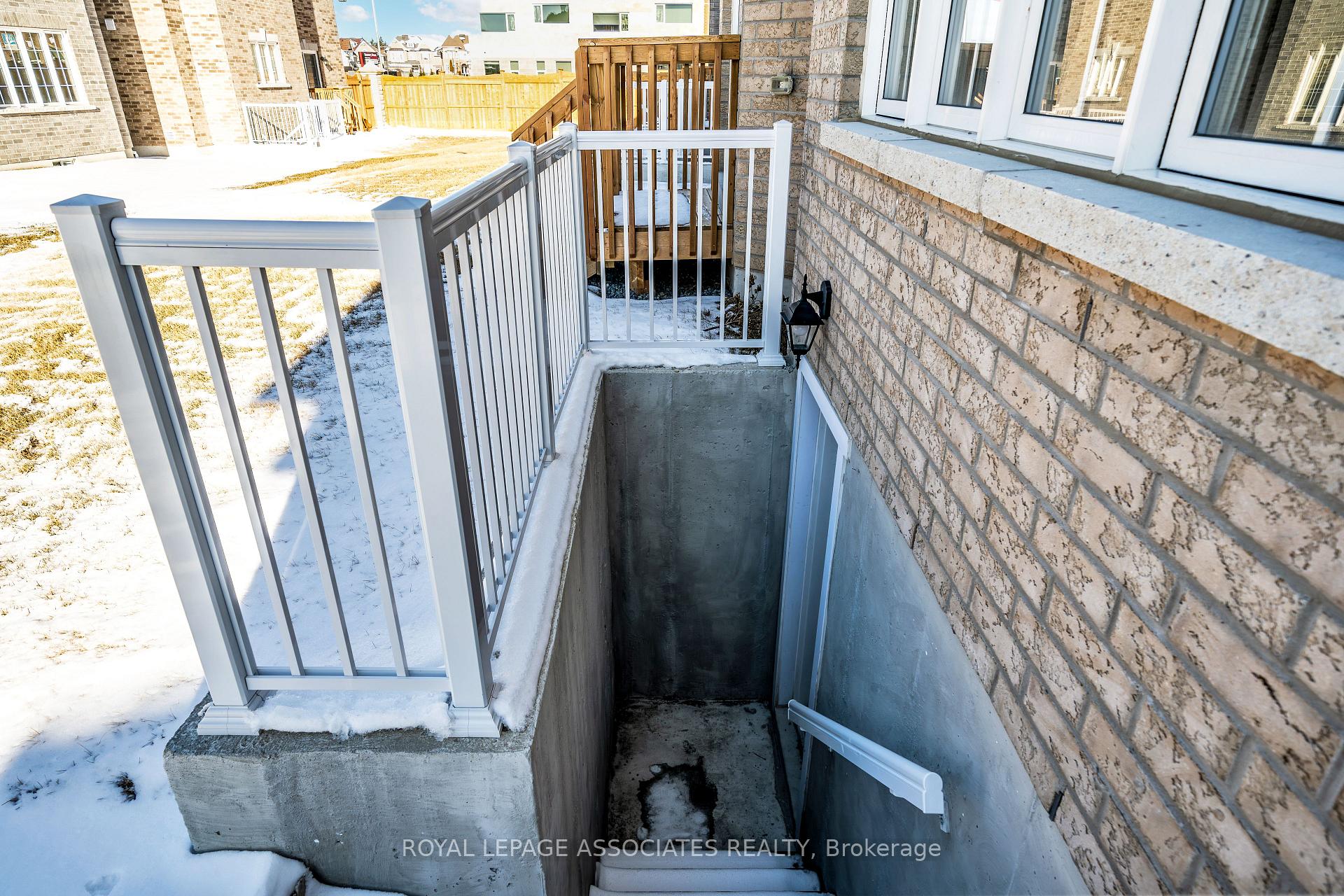 Photo 10 of 6 Creedon Crescent, Ajax, Northwest Ajax — HOMEH