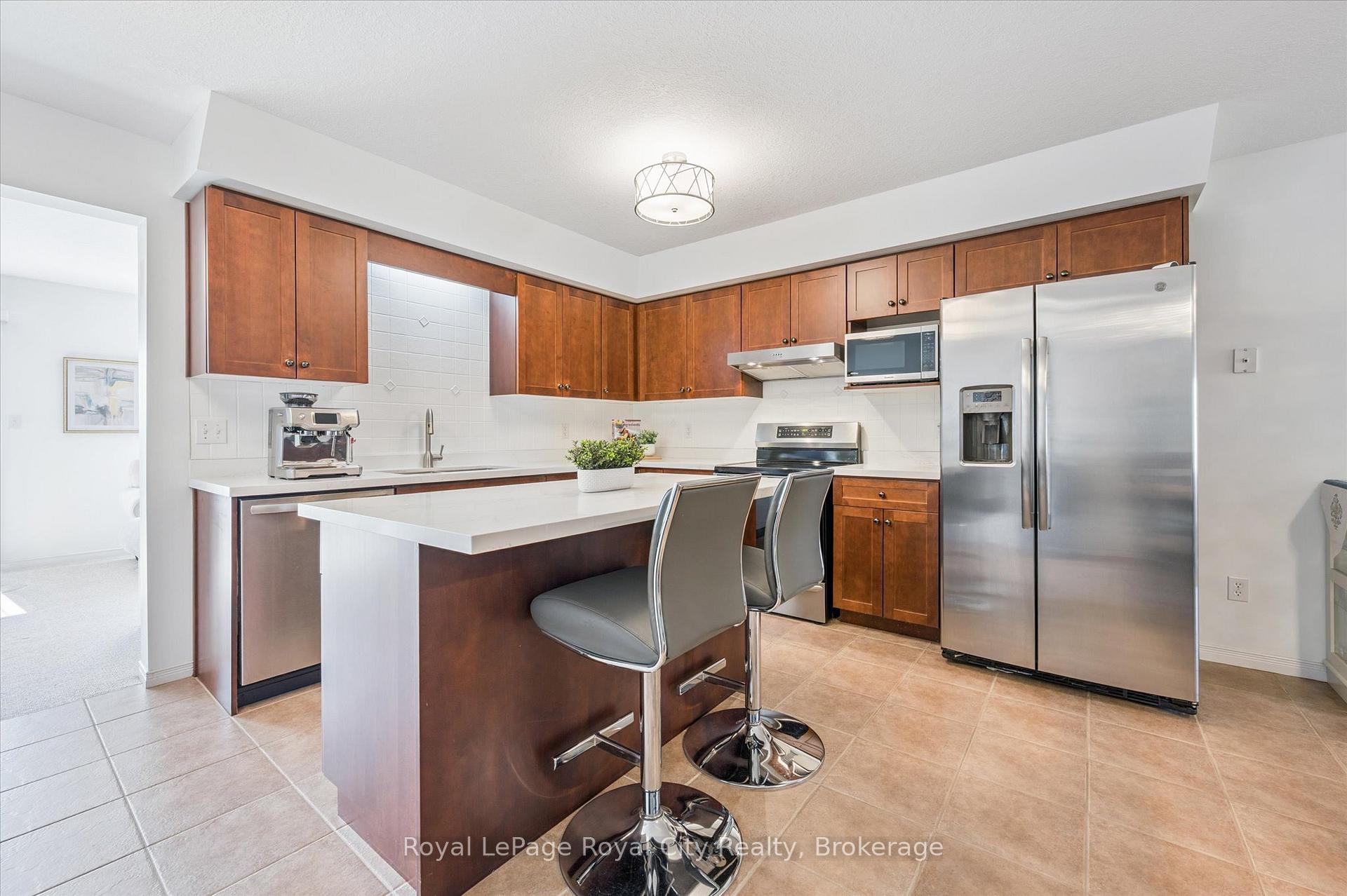 Photo 10 of 26 Hasler Crescent, Guelph, Pineridge/Westminster Woods — HOMEH