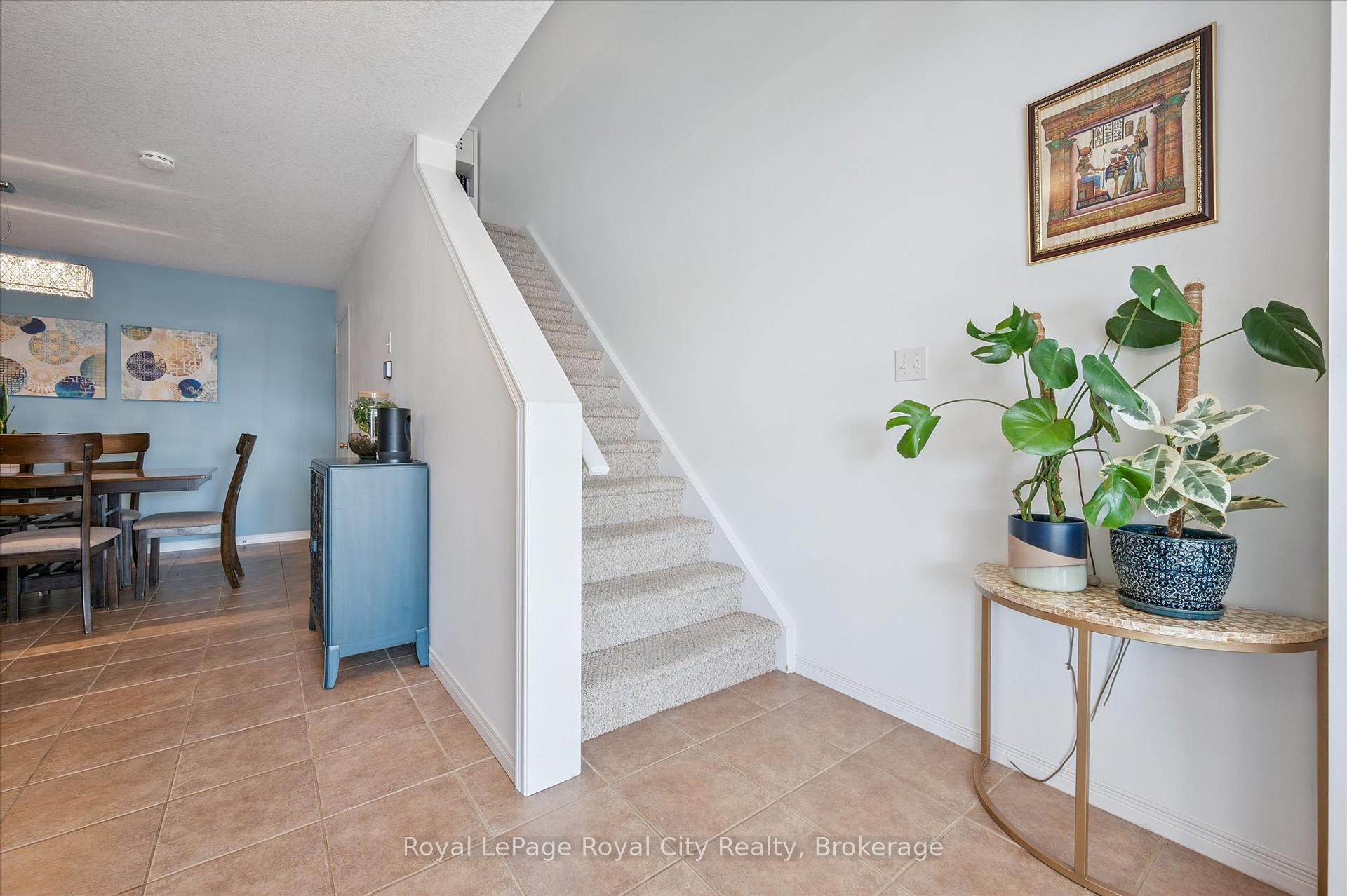 Photo 20 of 26 Hasler Crescent, Guelph, Pineridge/Westminster Woods — HOMEH