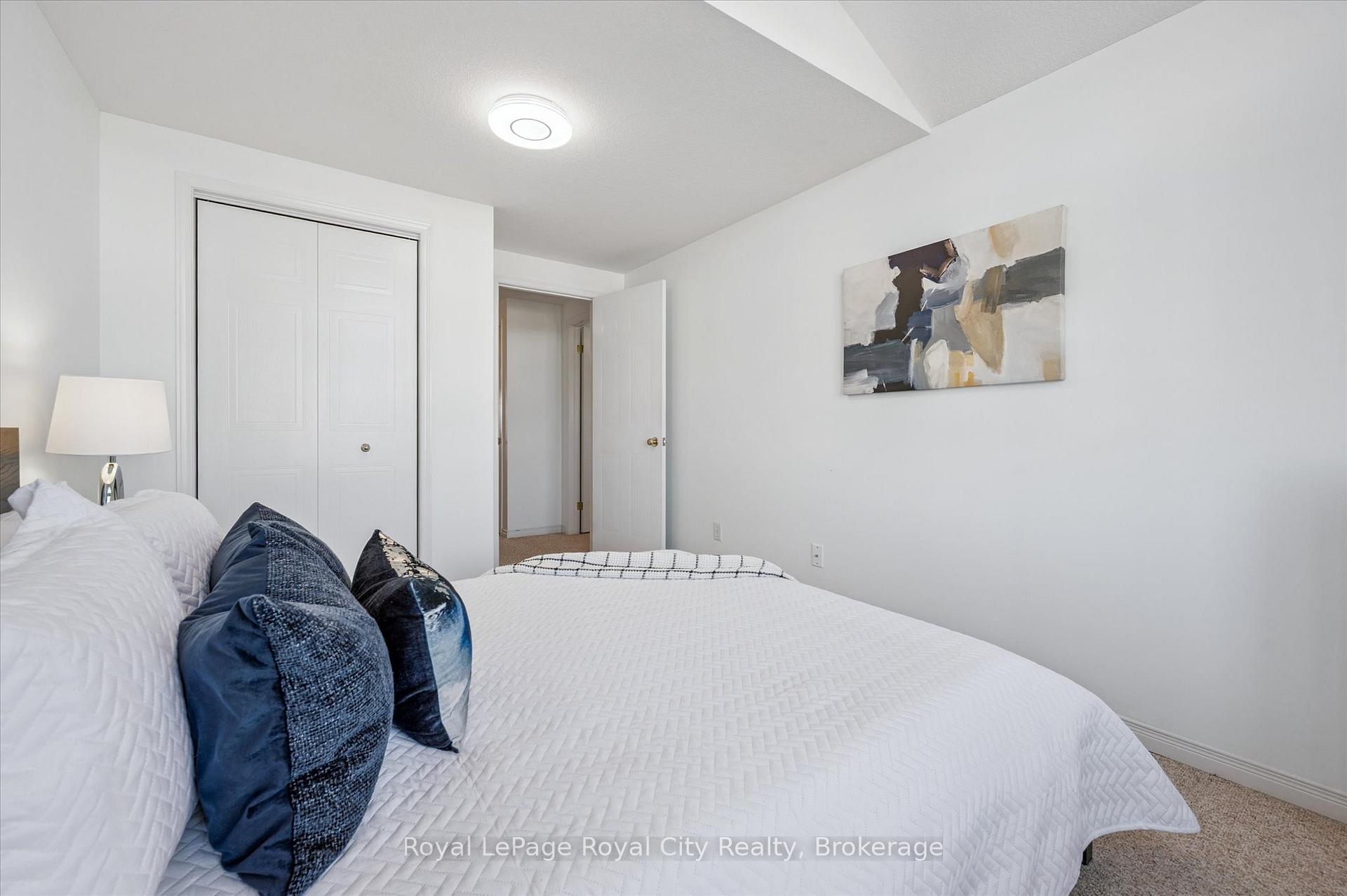 Photo 24 of 26 Hasler Crescent, Guelph, Pineridge/Westminster Woods — HOMEH