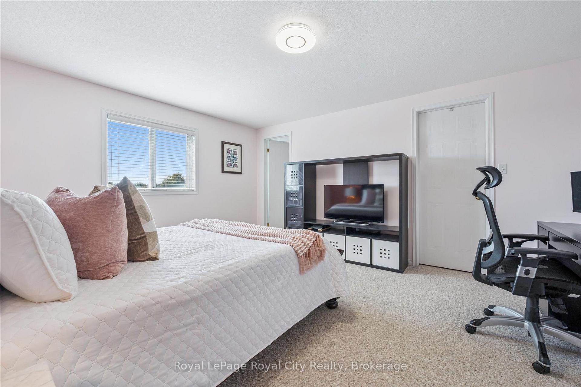 Photo 30 of 26 Hasler Crescent, Guelph, Pineridge/Westminster Woods — HOMEH