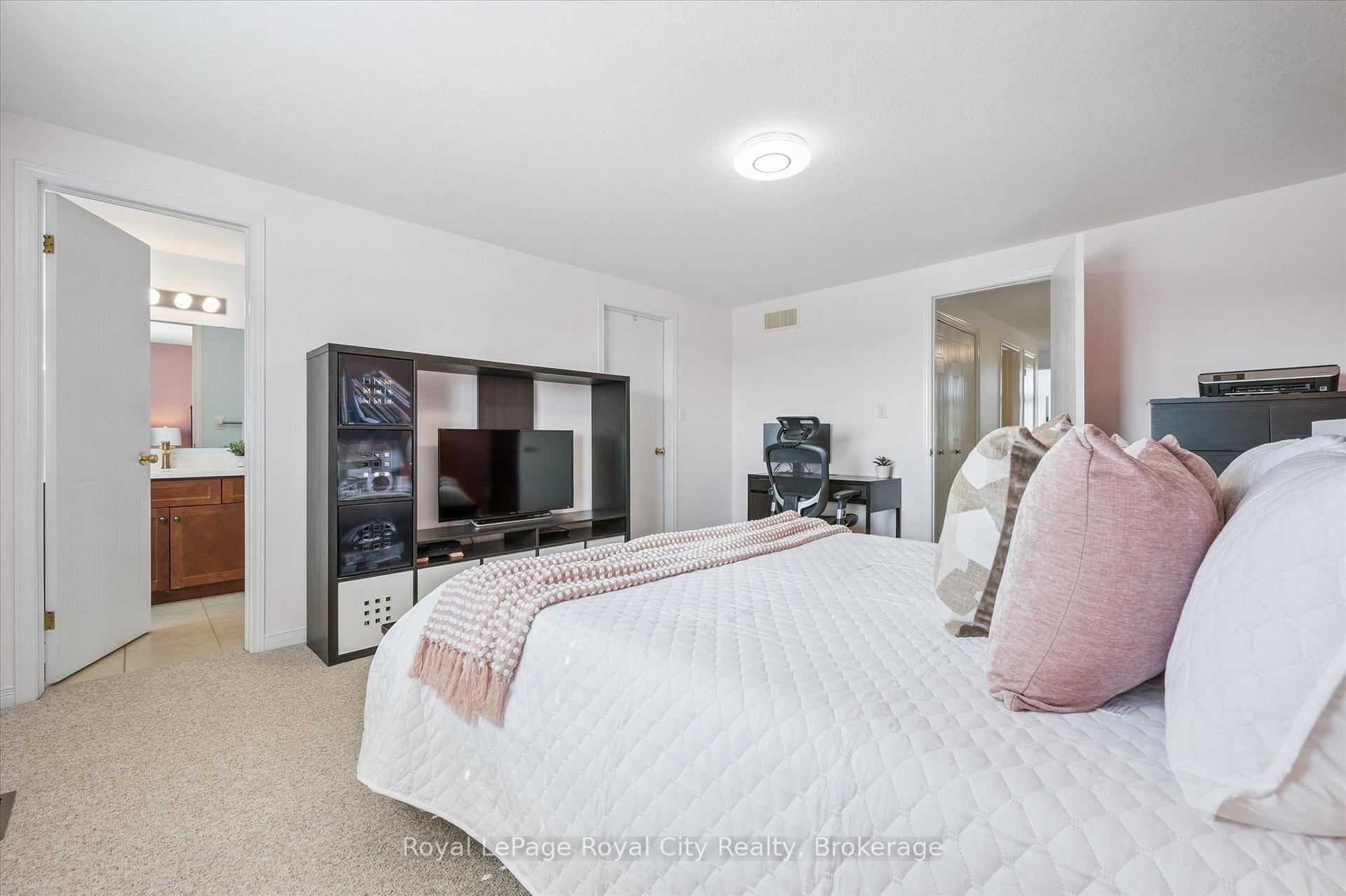 Photo 31 of 26 Hasler Crescent, Guelph, Pineridge/Westminster Woods — HOMEH