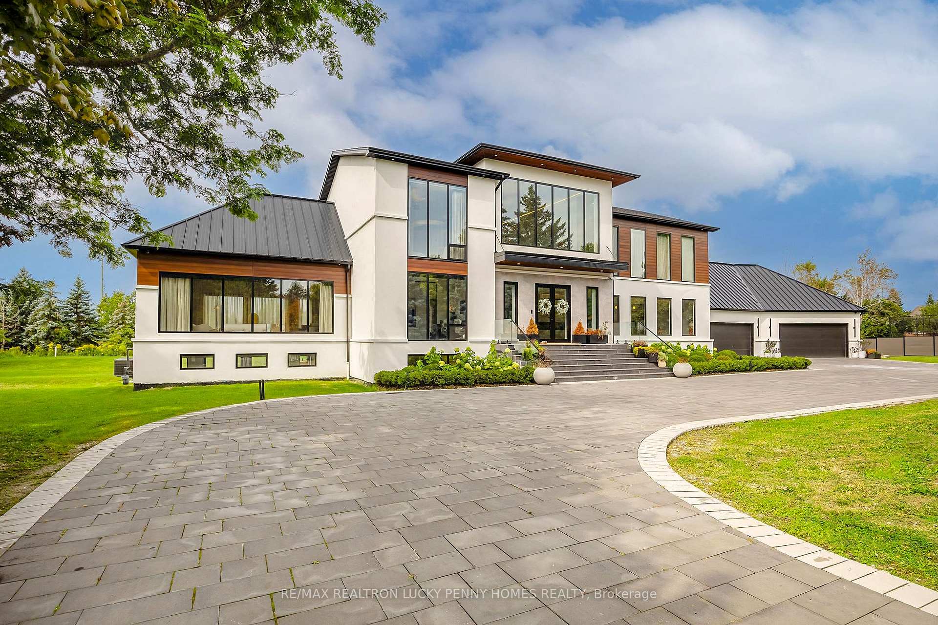 Front of 2 Allen Manor