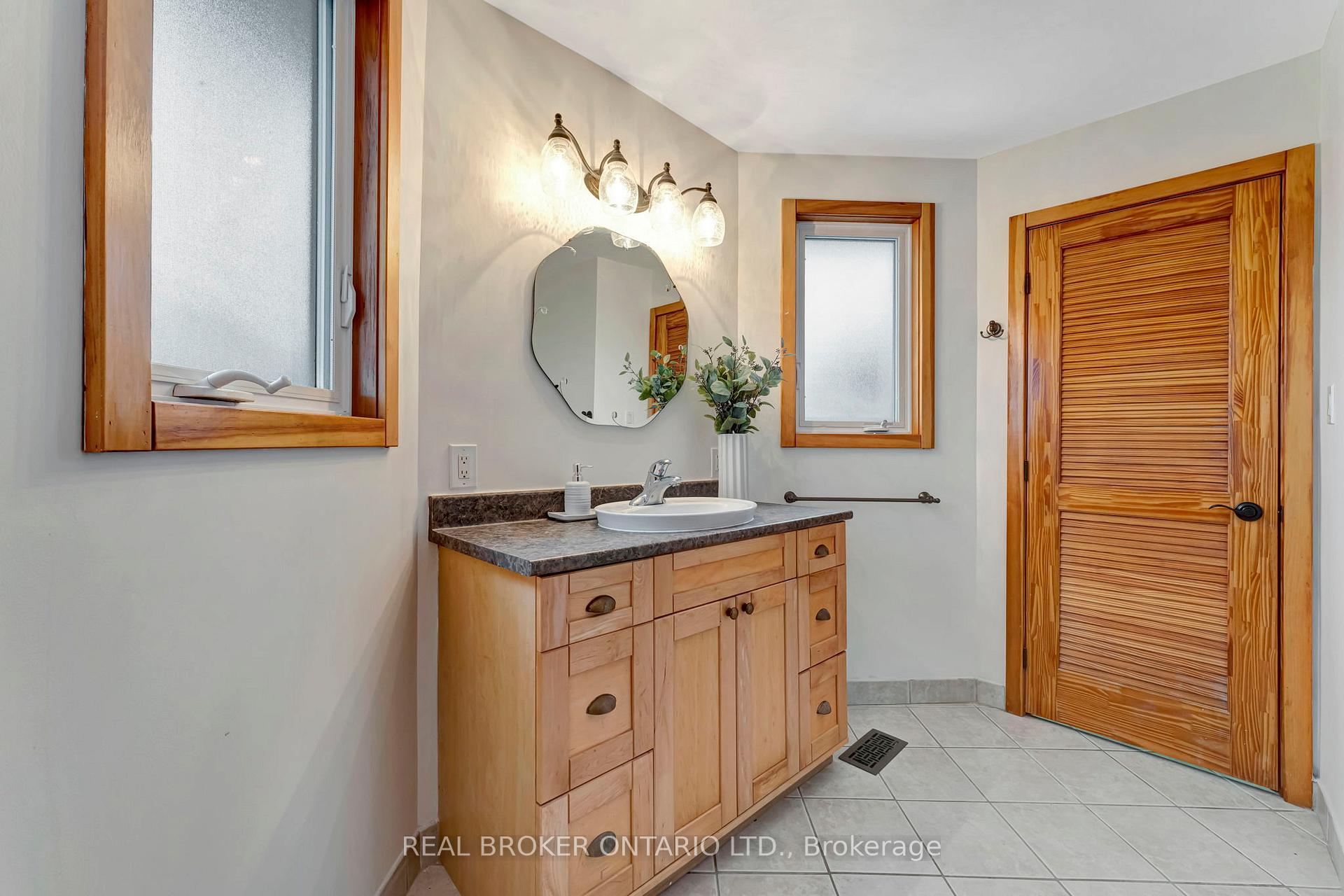Photo 18 of 35 Josephine Drive, Hamilton, Barnstown — HOMEH
