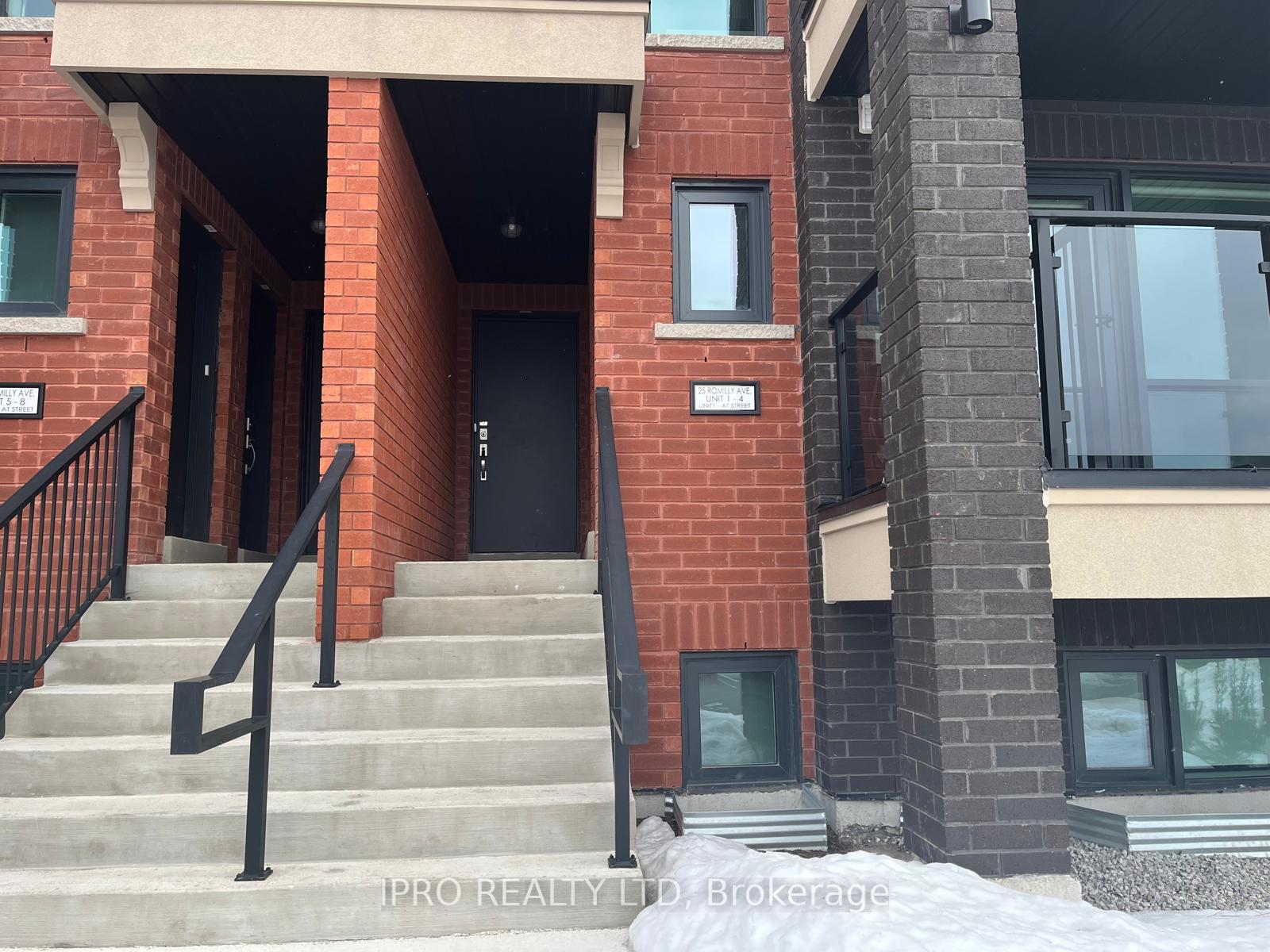 Photo 3 of Unit 3, 25 Romilly Avenue, Brampton, Northwest Brampton — HOMEH