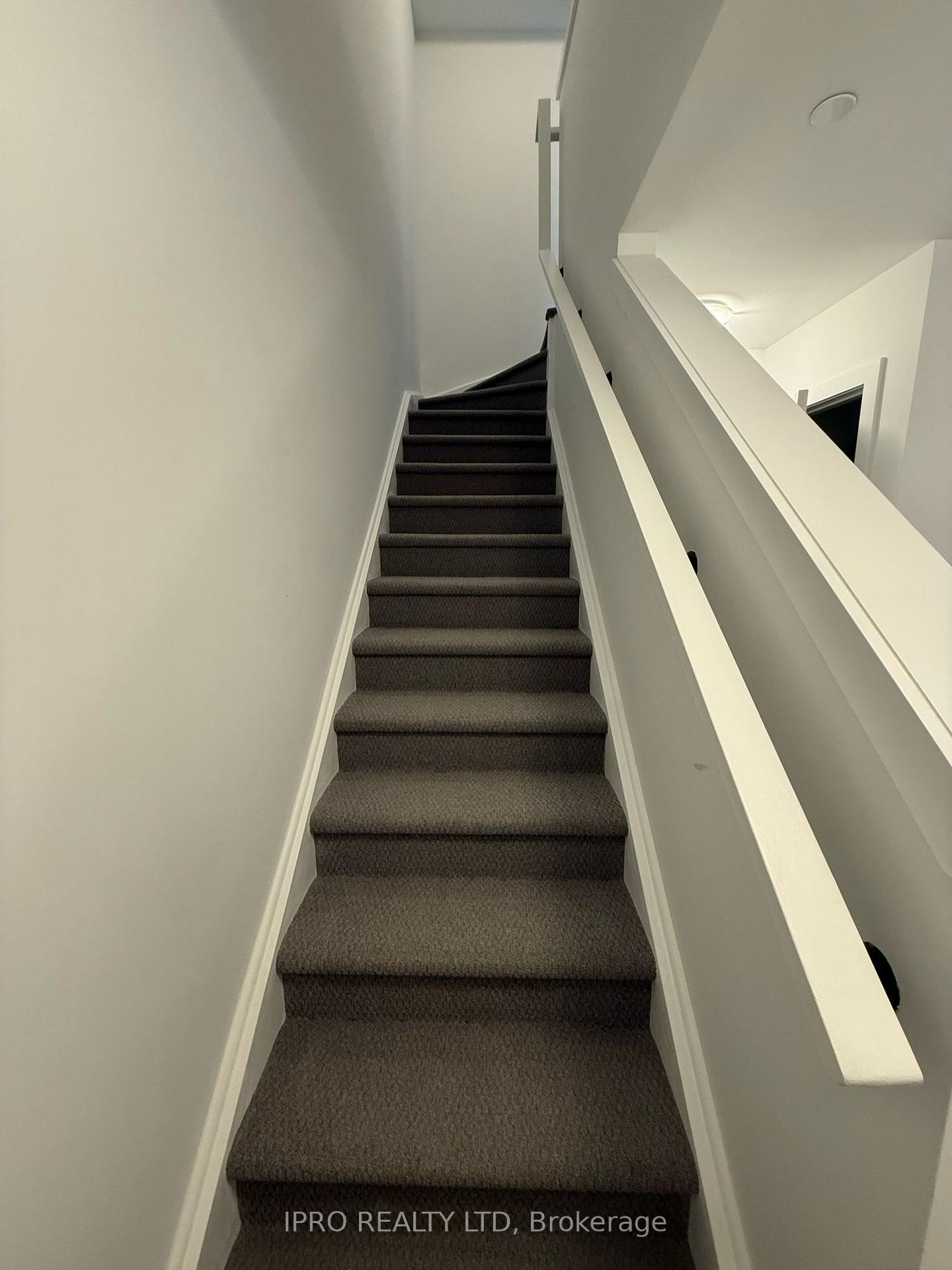 Photo 8 of Unit 3, 25 Romilly Avenue, Brampton, Northwest Brampton — HOMEH
