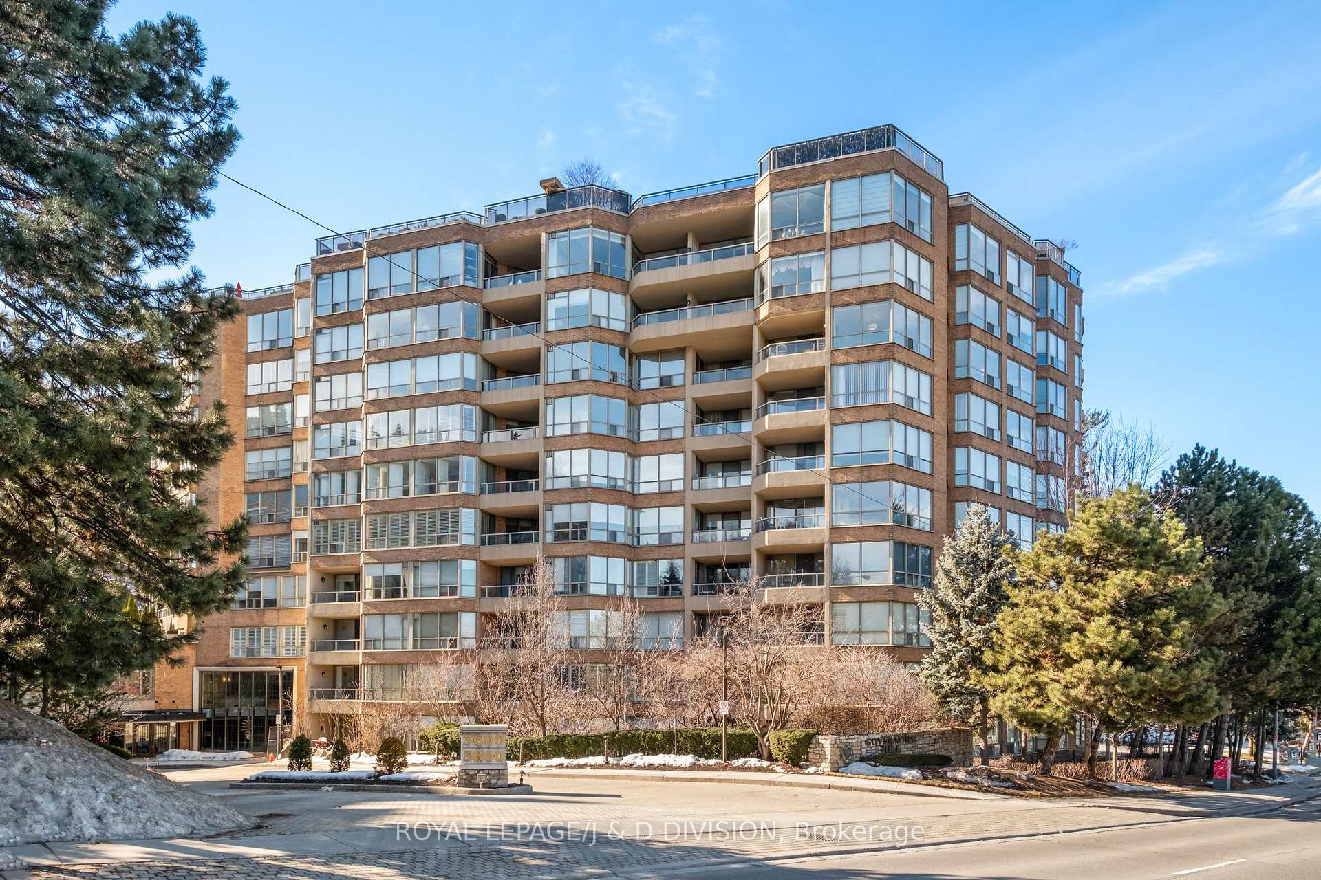 Front of Unit 805, 3800 Yonge Street