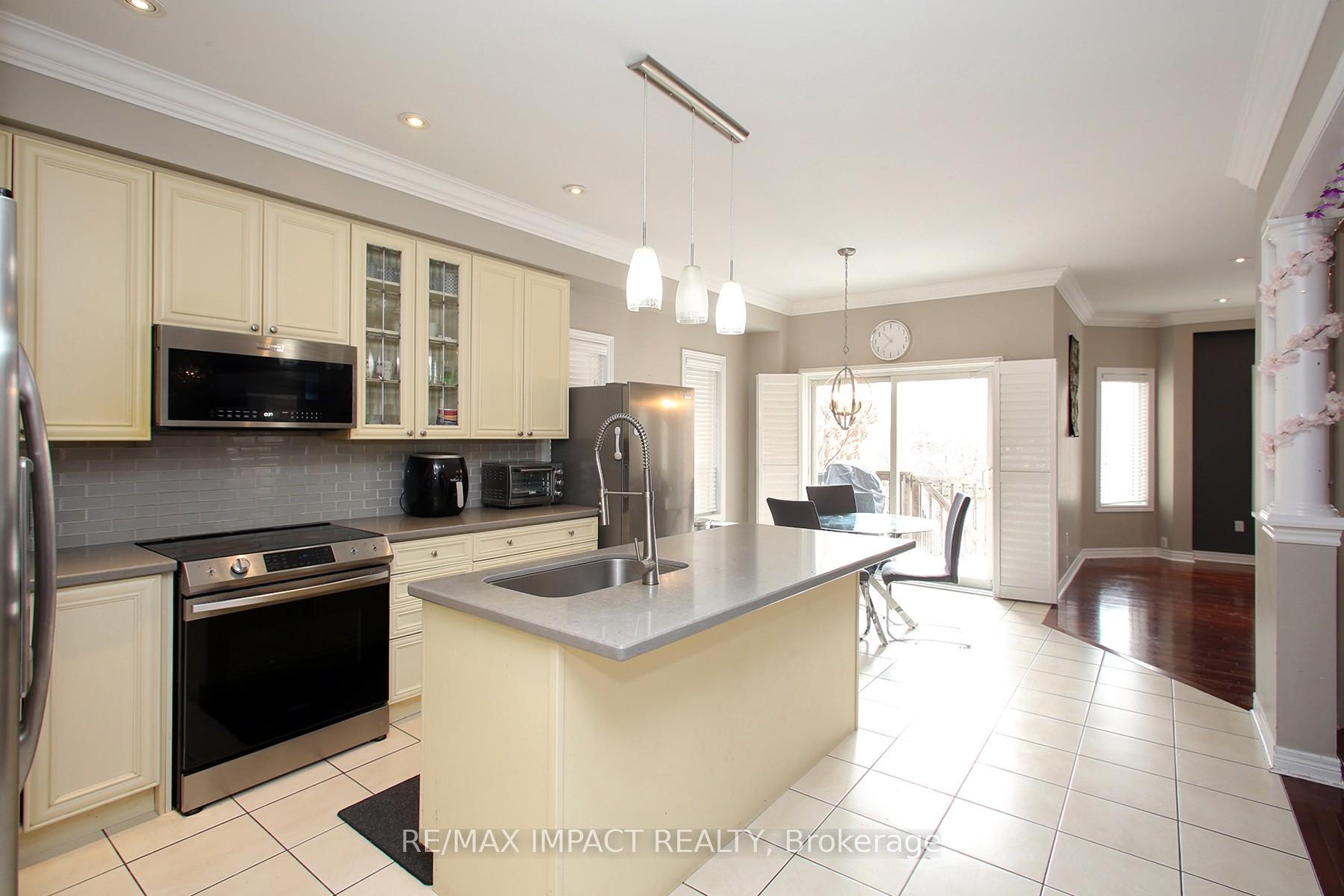 Photo 6 of 79 Frank Wheeler Avenue, Clarington, Courtice — HOMEH