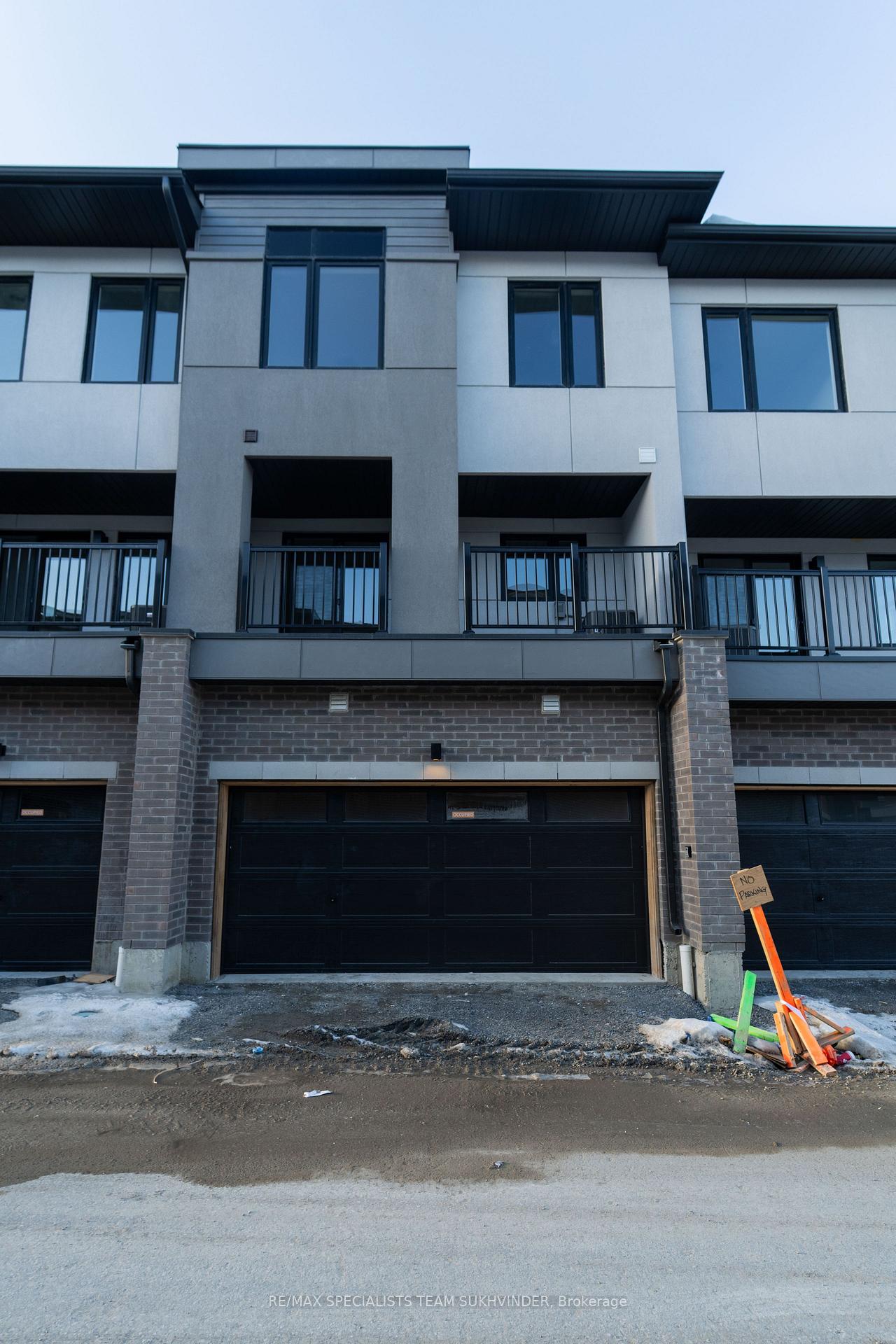Photo 2 of Unit 808, 1695 Dersan Street, Pickering, Duffin Heights — HOMEH