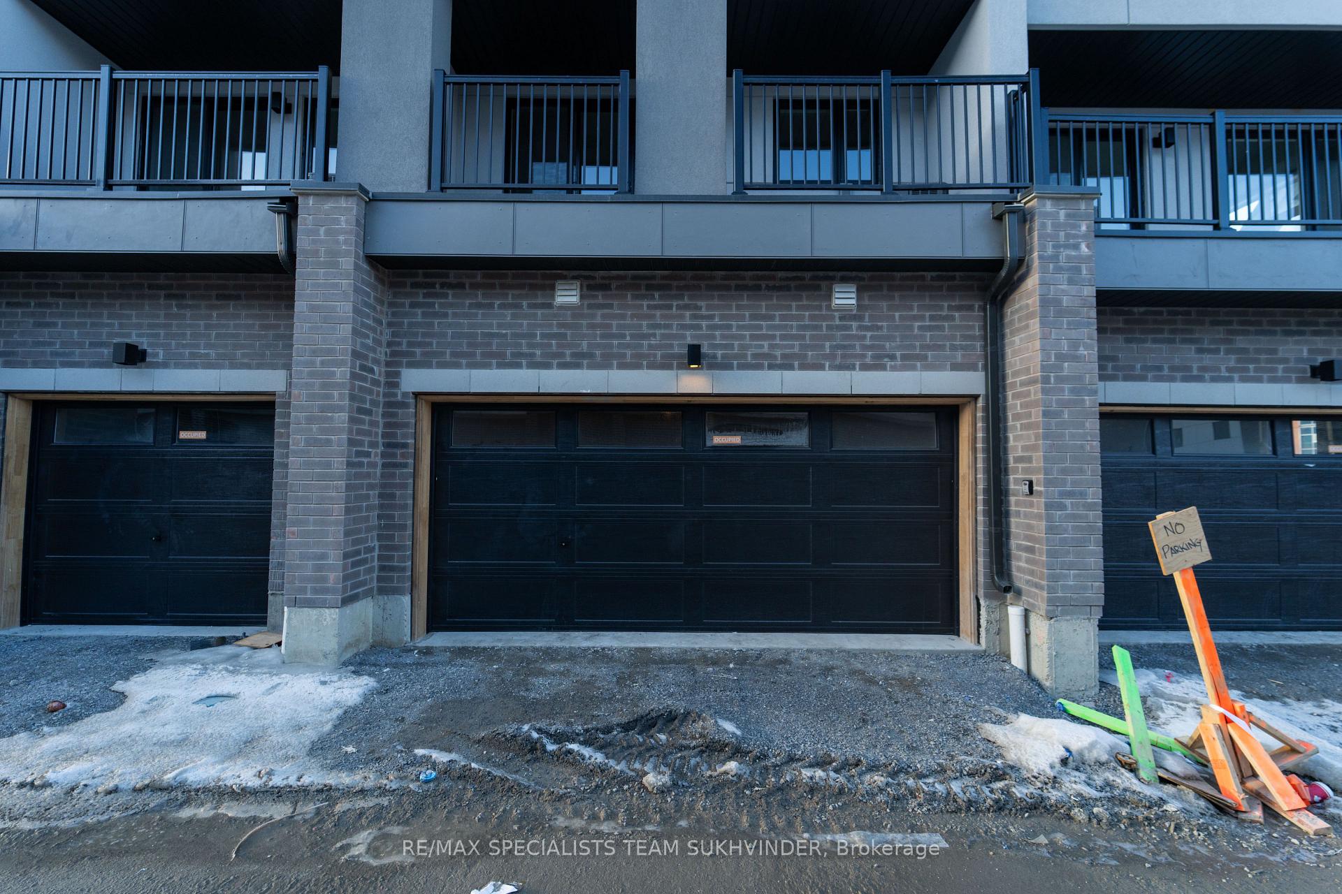 Photo 3 of Unit 808, 1695 Dersan Street, Pickering, Duffin Heights — HOMEH