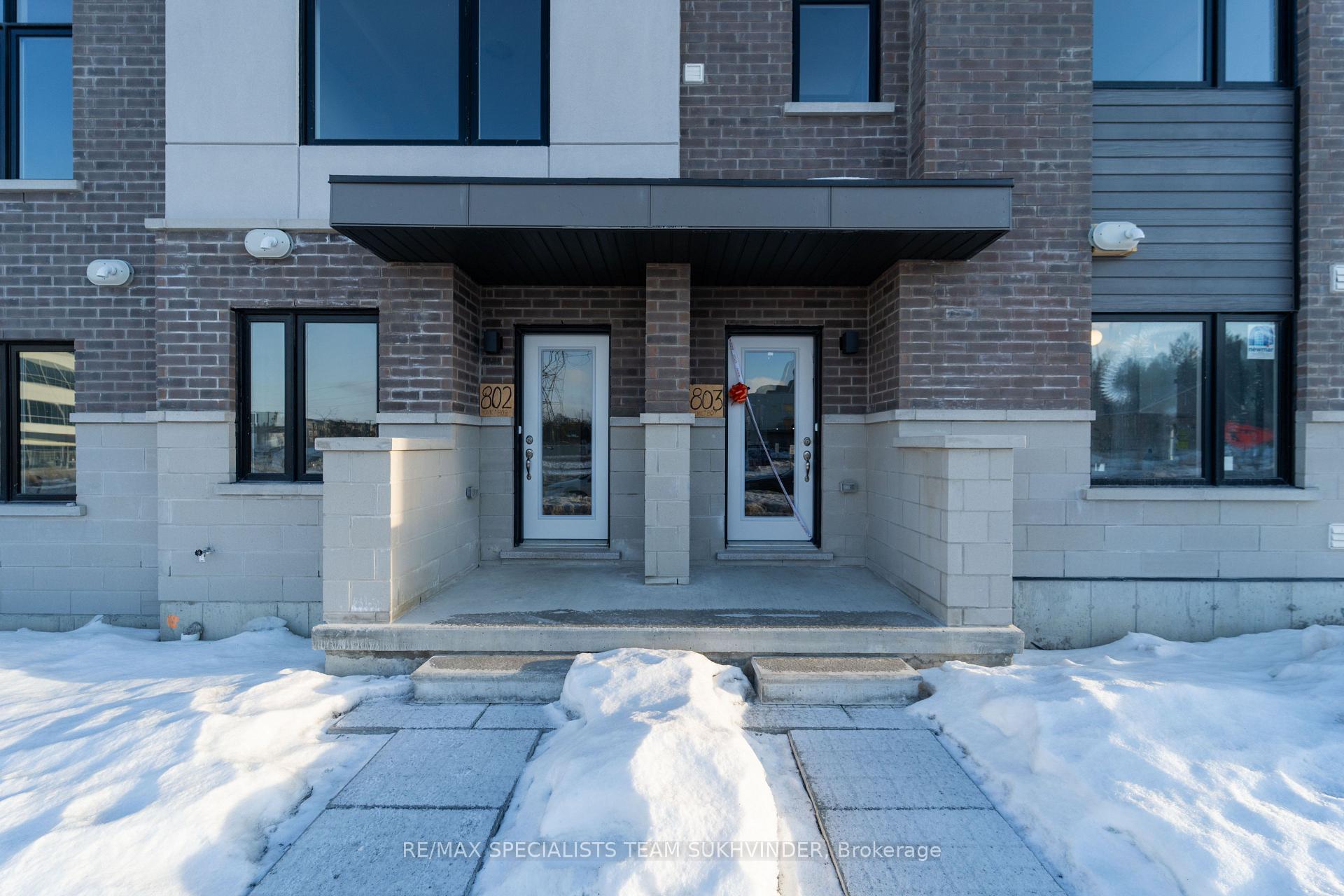 Photo 4 of Unit 808, 1695 Dersan Street, Pickering, Duffin Heights — HOMEH