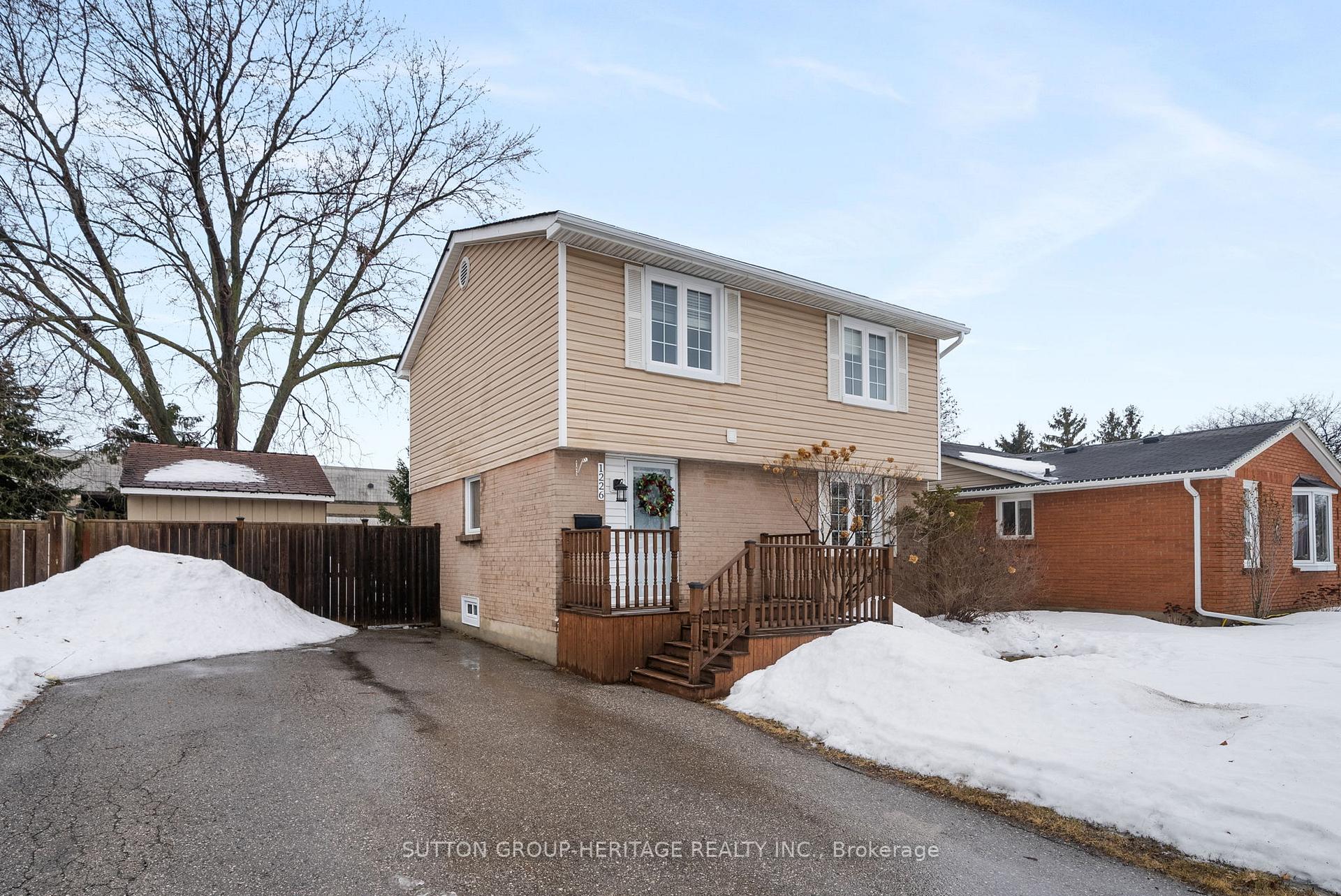 Photo 2 of 1226 Trowbridge Drive, Oshawa, Centennial — HOMEH