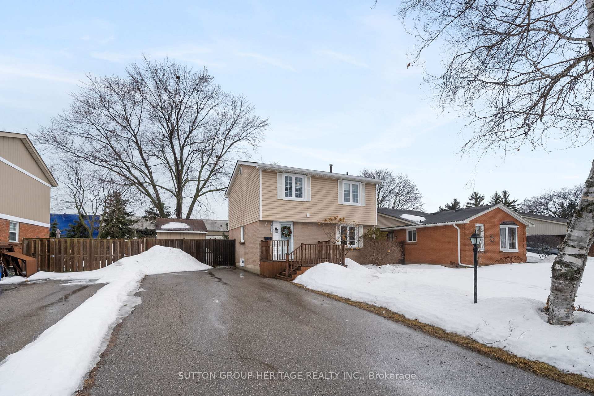 Photo 6 of 1226 Trowbridge Drive, Oshawa, Centennial — HOMEH