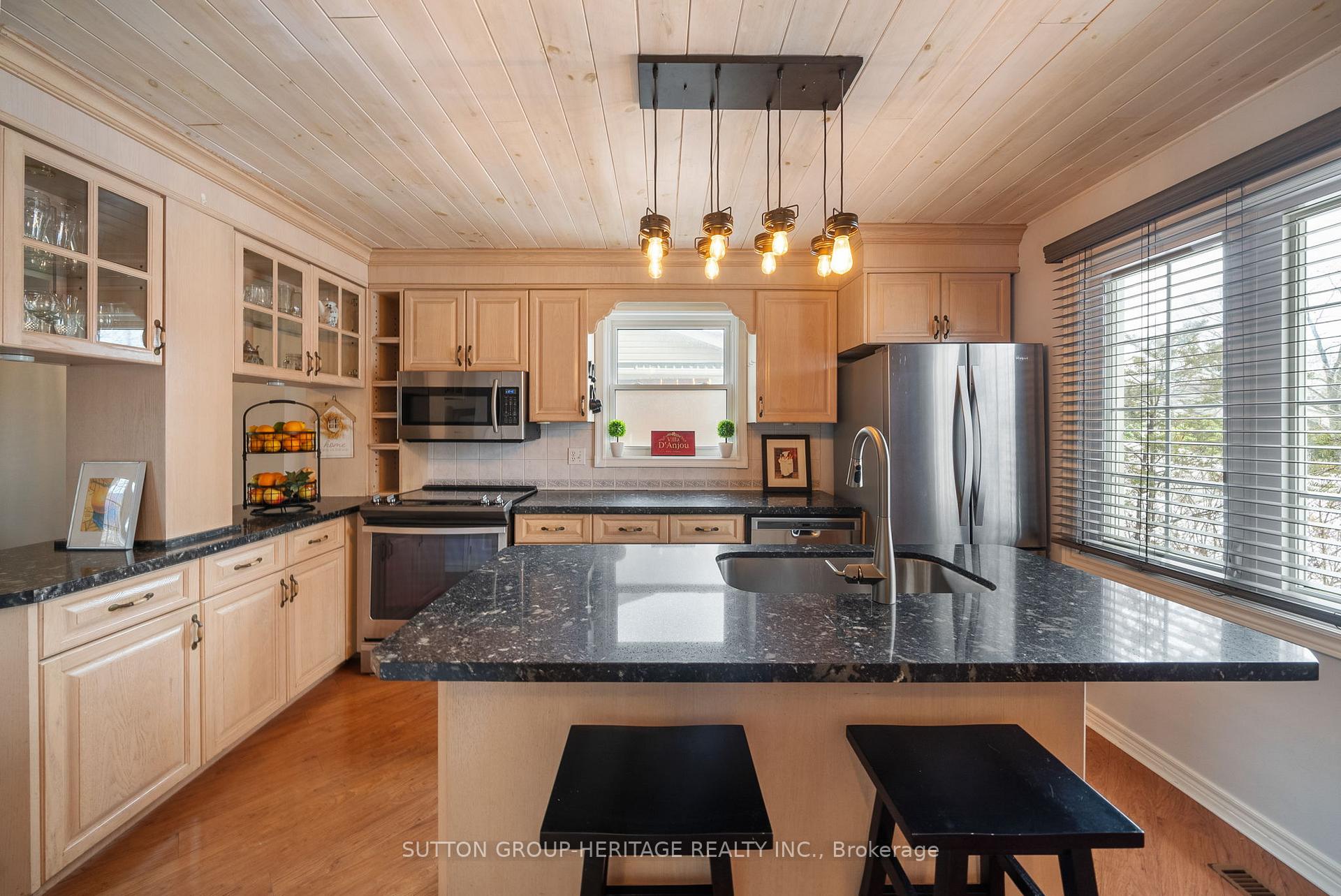 Photo 11 of 1226 Trowbridge Drive, Oshawa, Centennial — HOMEH
