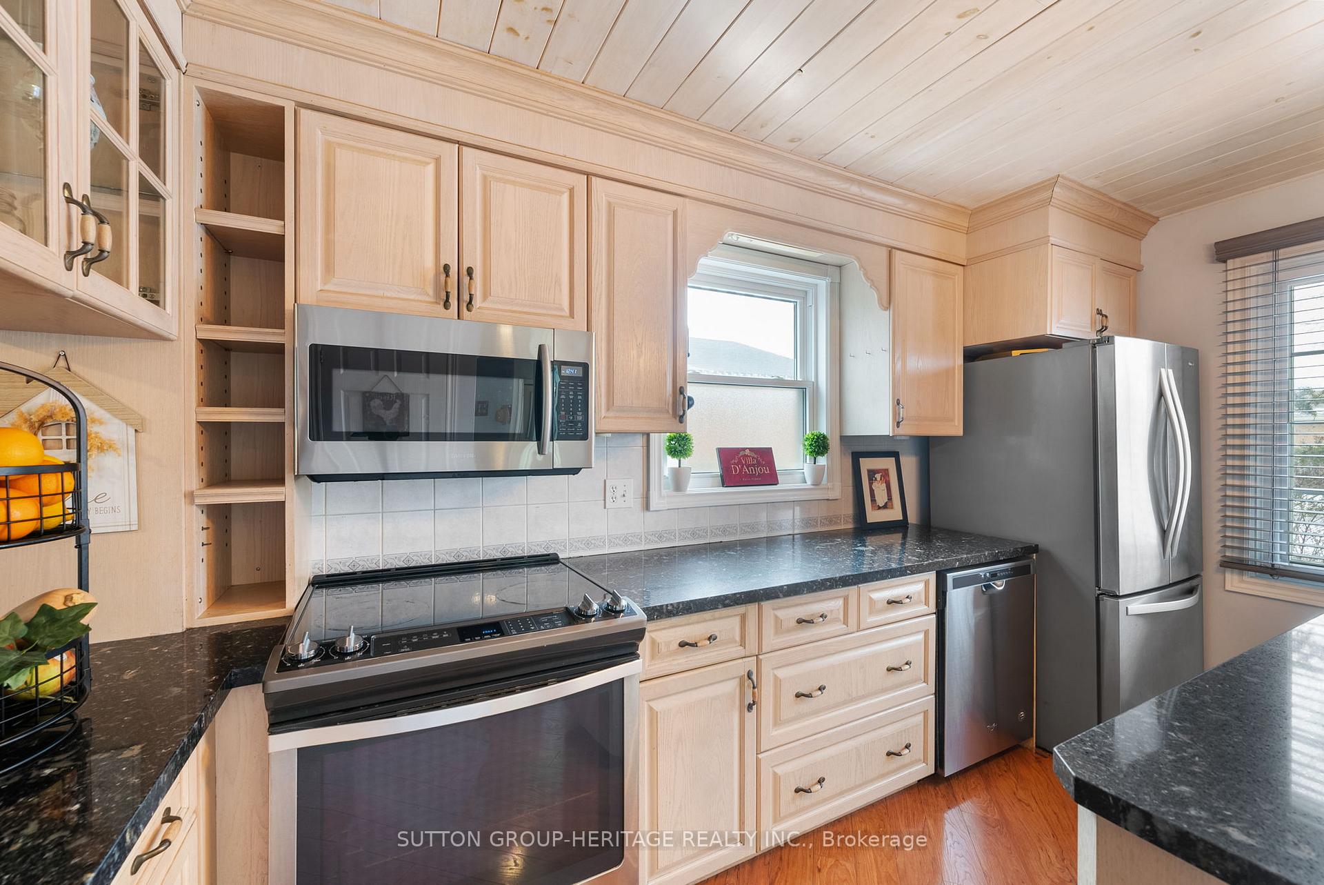 Photo 12 of 1226 Trowbridge Drive, Oshawa, Centennial — HOMEH