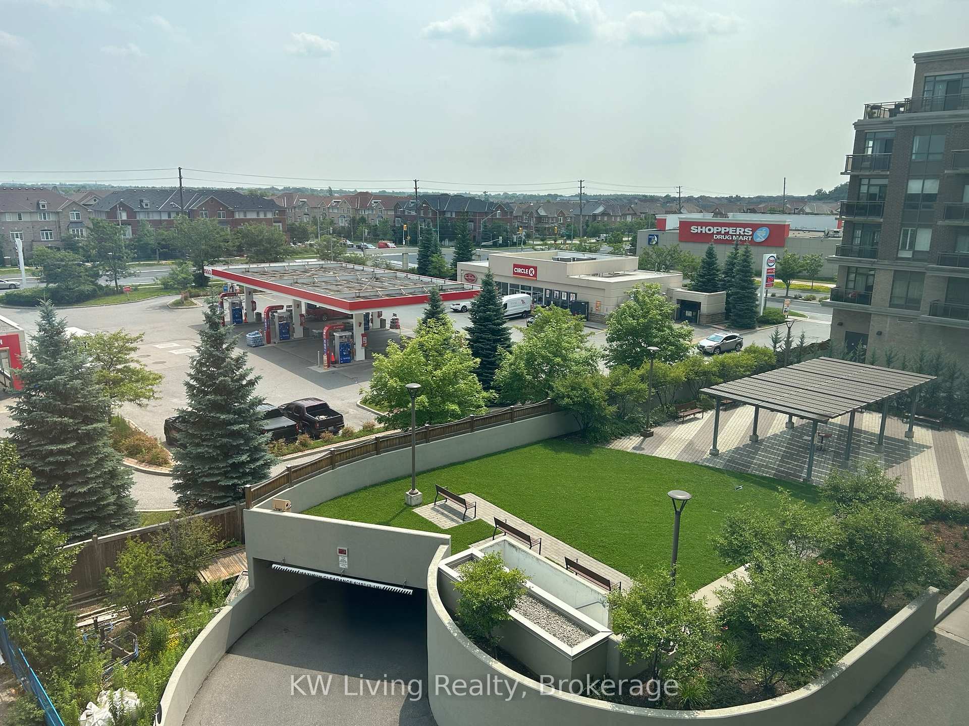 Photo 19 of Unit 532, 540 Bur Oak Avenue, Markham, Berczy — HOMEH