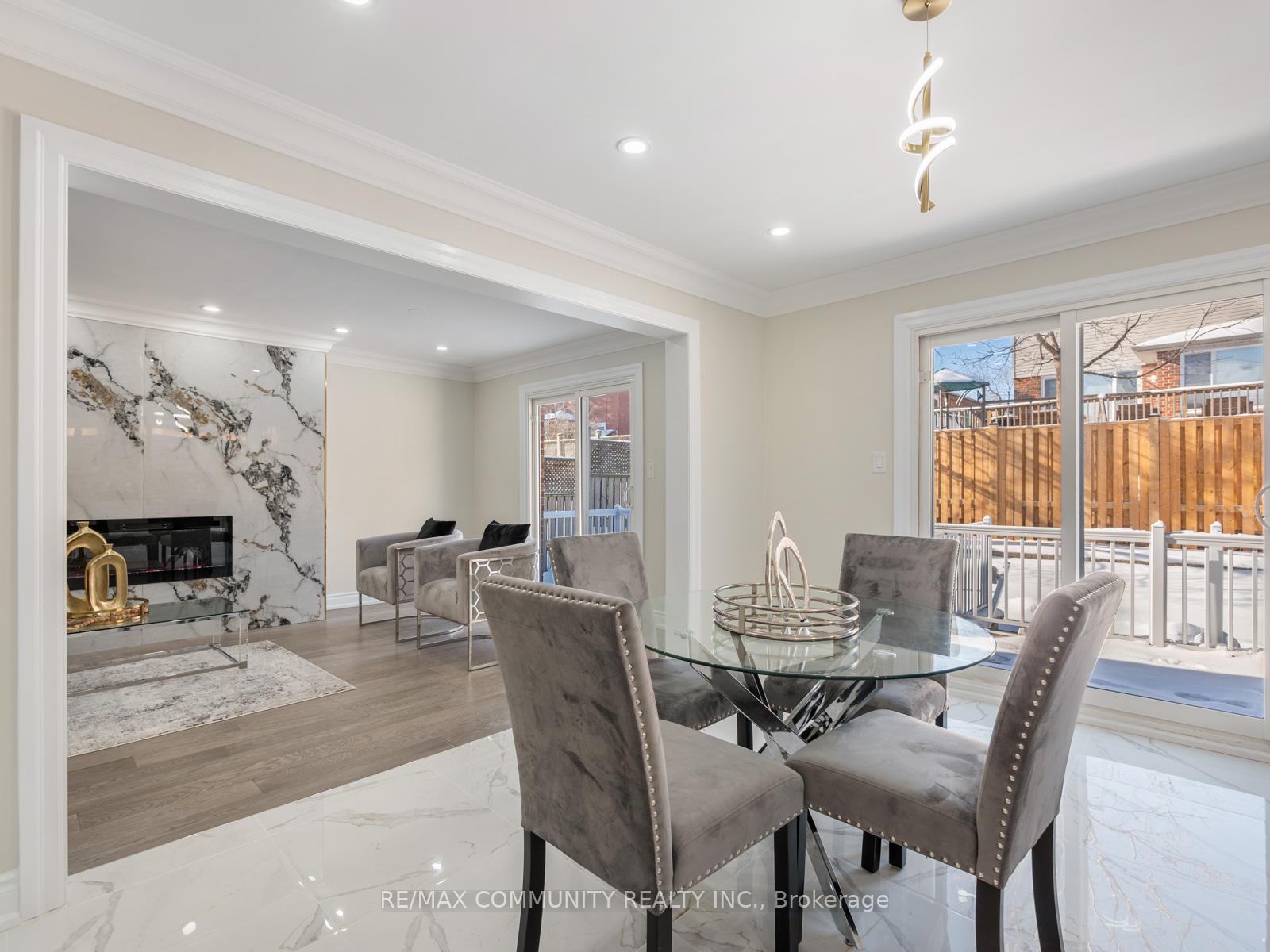 Photo 11 of 542 McLeod Crescent, Pickering, Rosebank — HOMEH