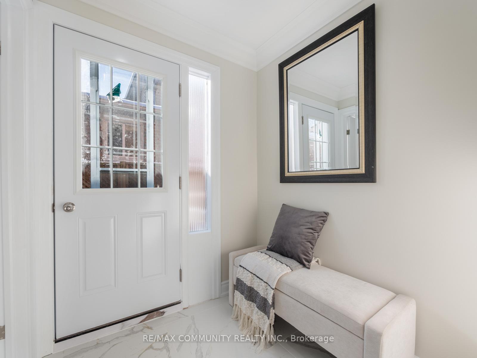 Photo 14 of 542 McLeod Crescent, Pickering, Rosebank — HOMEH