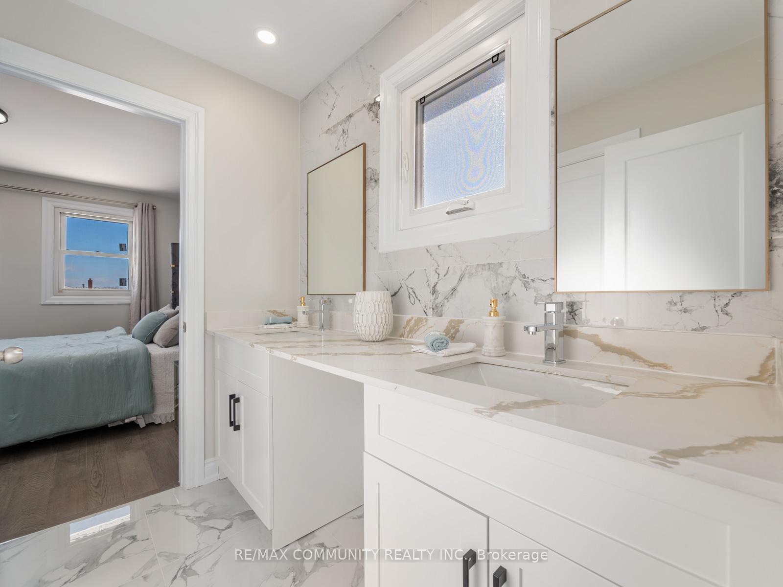 Photo 21 of 542 McLeod Crescent, Pickering, Rosebank — HOMEH