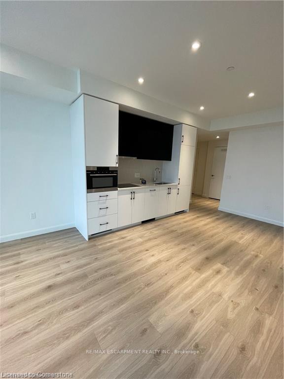Photo 8 of Unit 1003, 741 King Street W, Kitchener — HOMEH
