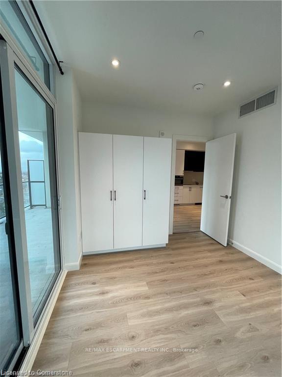 Photo 11 of Unit 1003, 741 King Street W, Kitchener — HOMEH