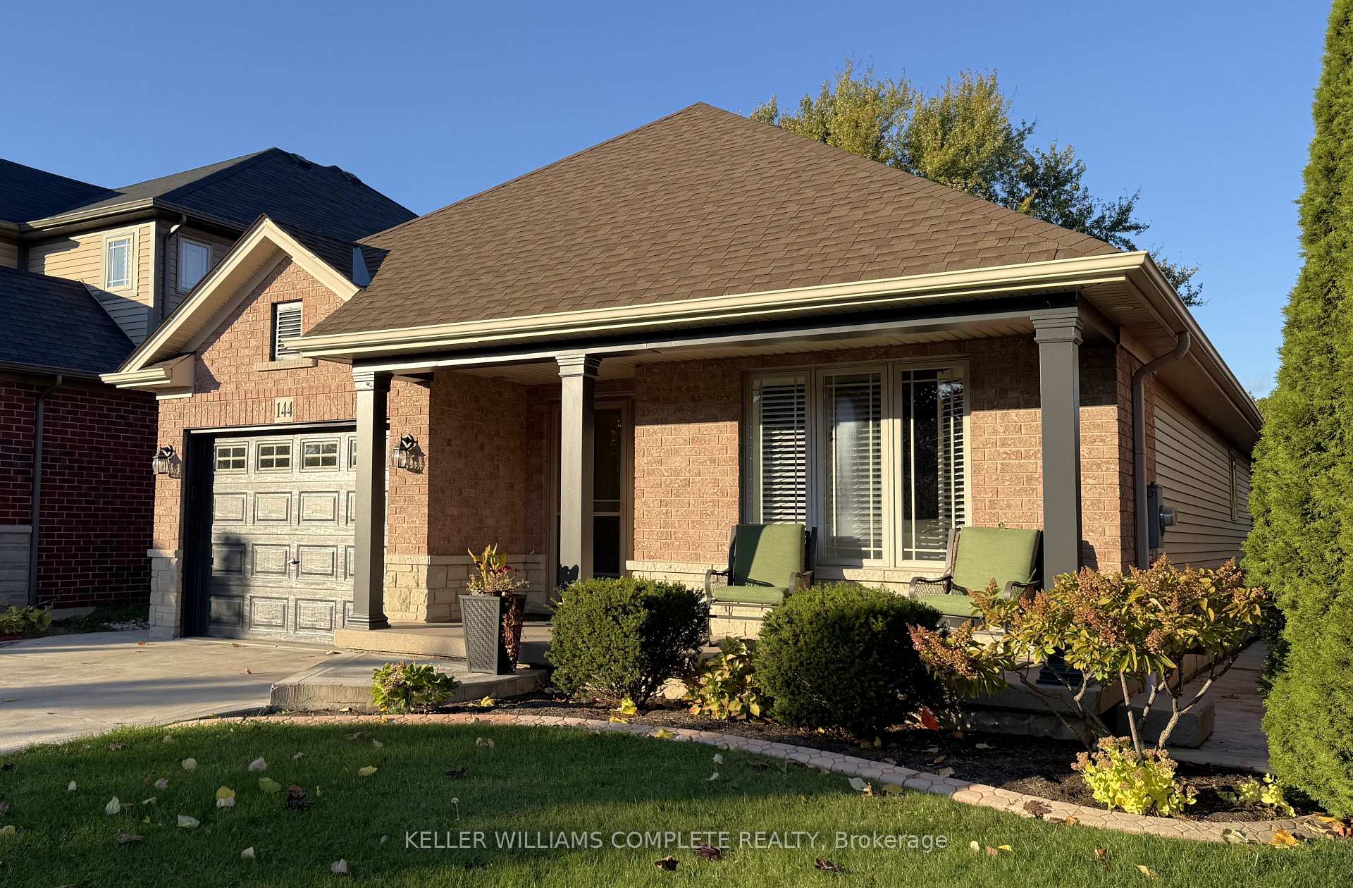 Photo 2 of 144 Sumner Crescent, Grimsby, Grimsby Beach — HOMEH