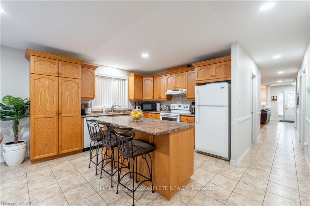 Photo 8 of 144 Sumner Crescent, Grimsby, Grimsby Beach — HOMEH