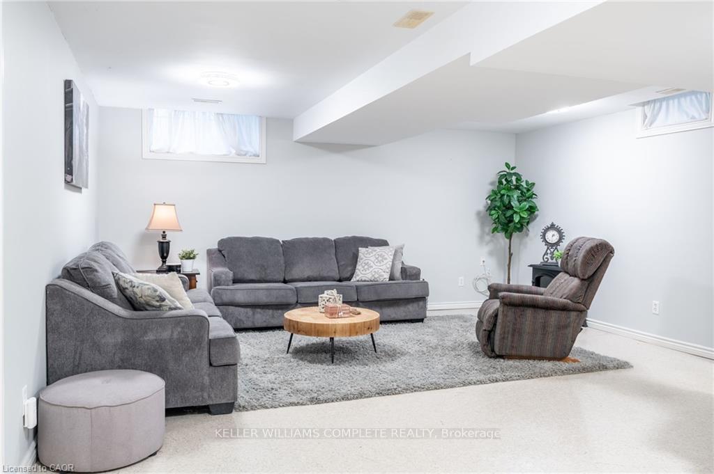 Photo 18 of 144 Sumner Crescent, Grimsby, Grimsby Beach — HOMEH