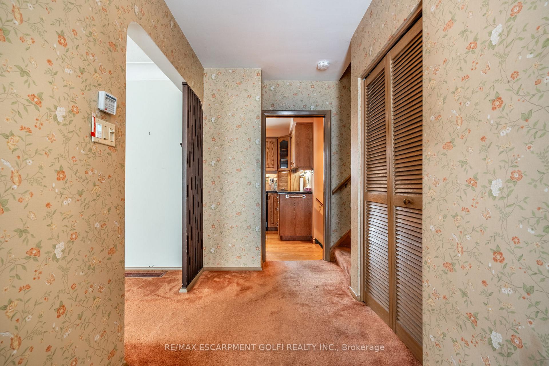 Photo 11 of 236 Nakoma Road, Hamilton, Ancaster — HOMEH