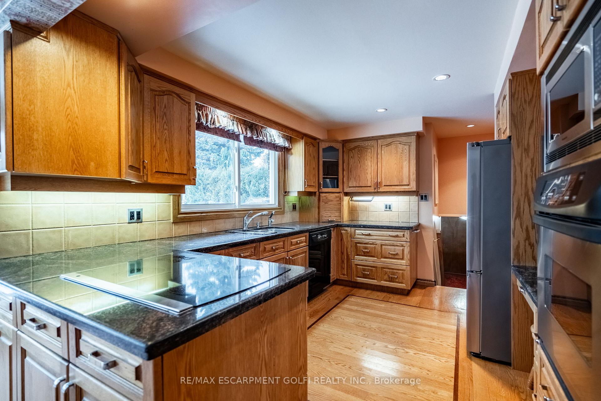 Photo 12 of 236 Nakoma Road, Hamilton, Ancaster — HOMEH