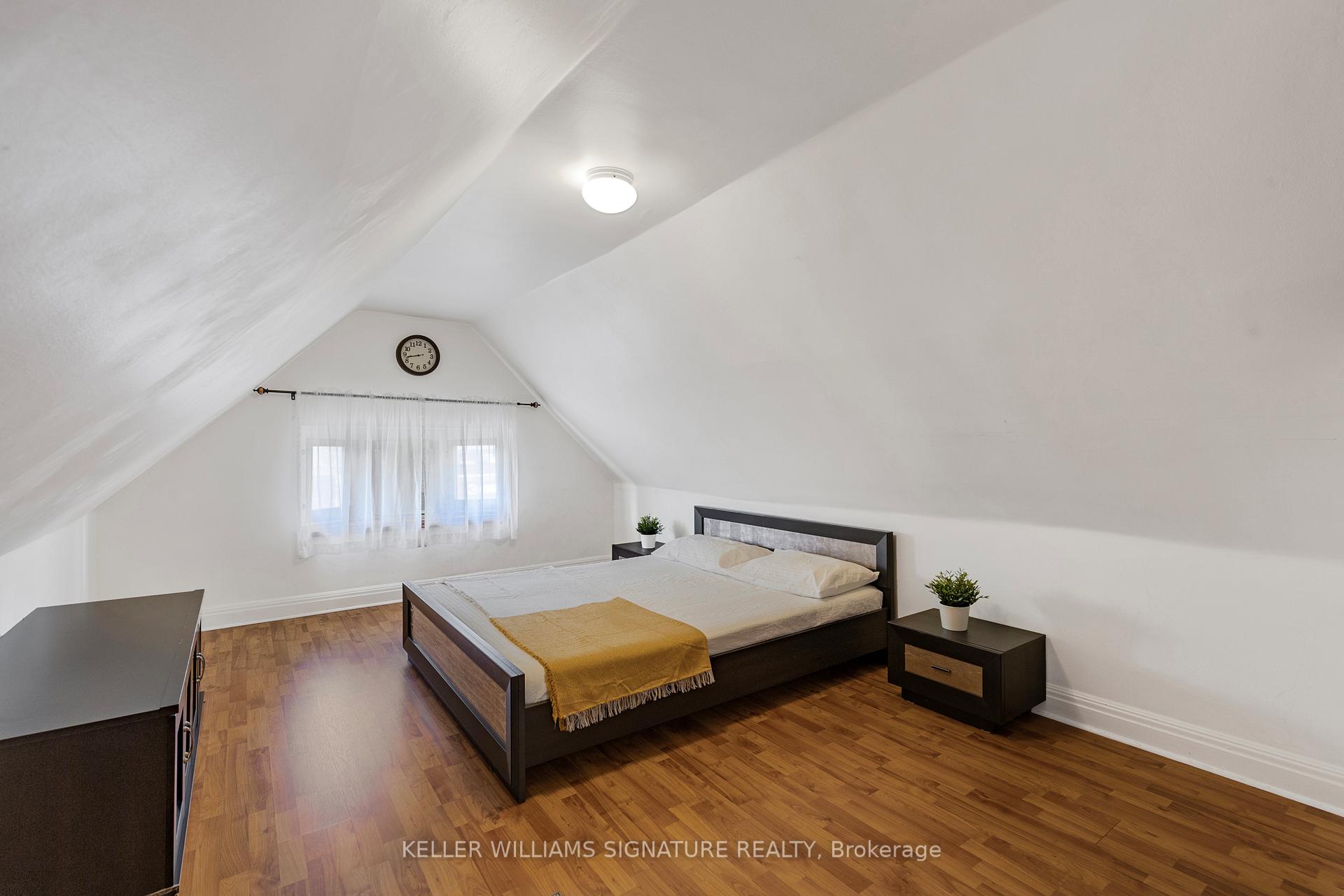 Photo 33 of 54 Sherman Avenue N, Hamilton, Stipley — HOMEH