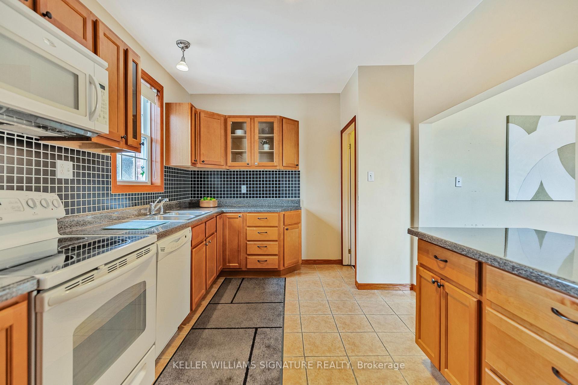Photo 7 of 54 Sherman Avenue N, Hamilton, Stipley — HOMEH
