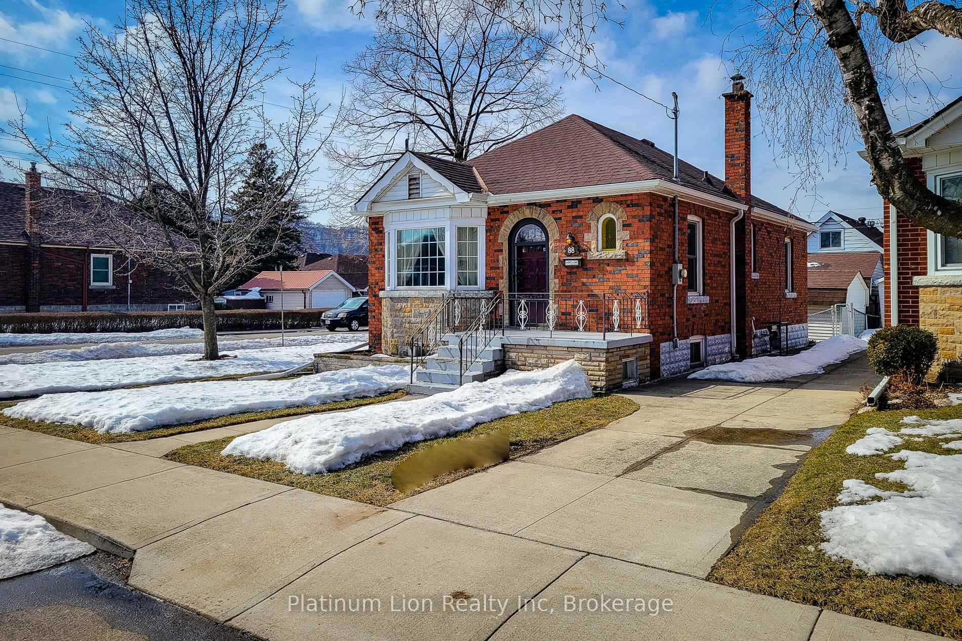 Photo 3 of 88 Barons Avenue S, Hamilton, Bartonville — HOMEH