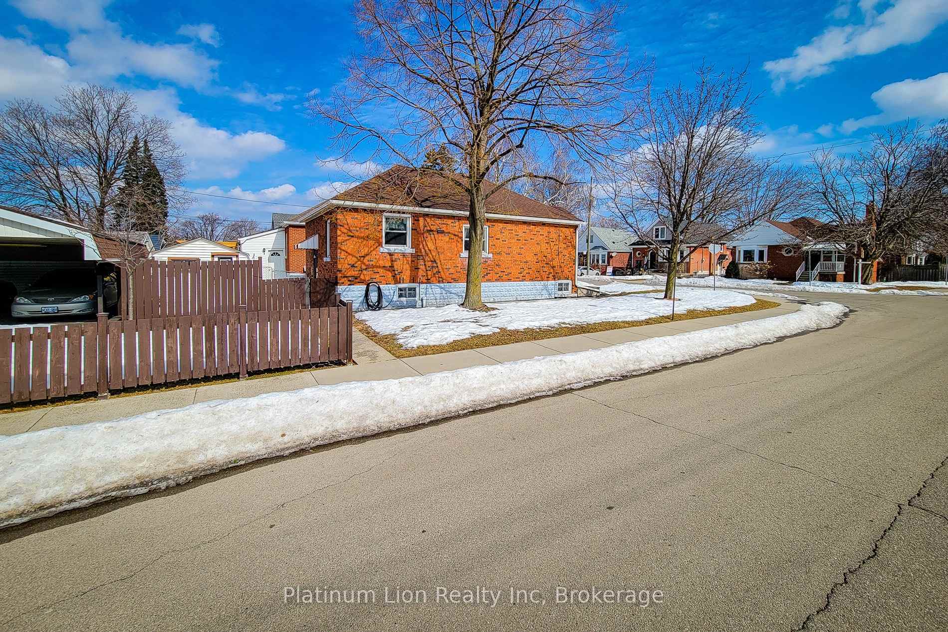 Photo 5 of 88 Barons Avenue S, Hamilton, Bartonville — HOMEH