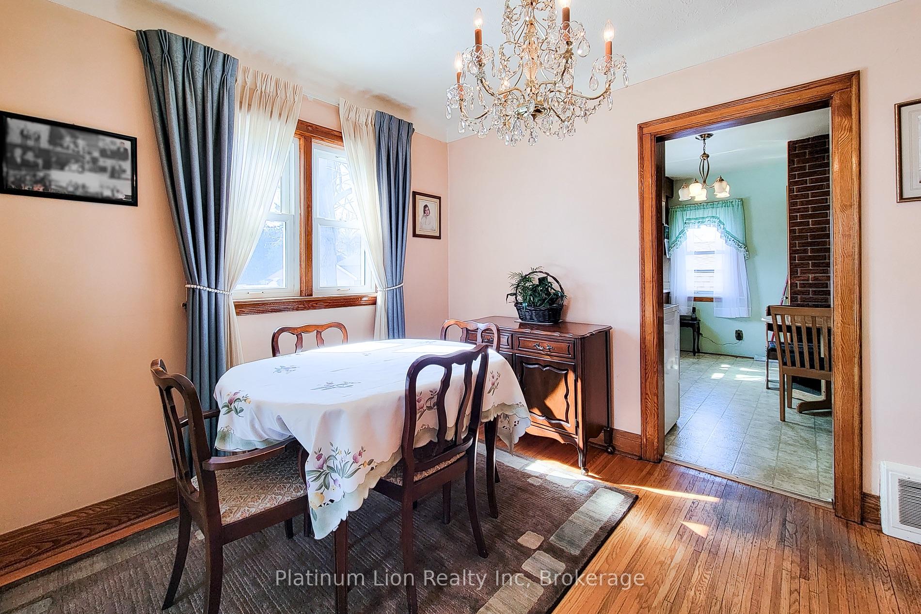 Photo 17 of 88 Barons Avenue S, Hamilton, Bartonville — HOMEH