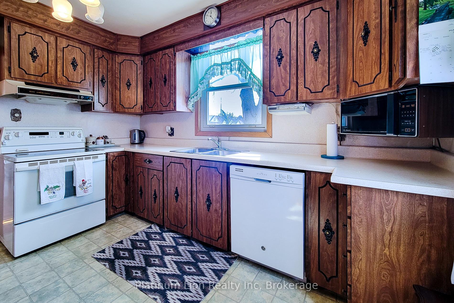 Photo 22 of 88 Barons Avenue S, Hamilton, Bartonville — HOMEH
