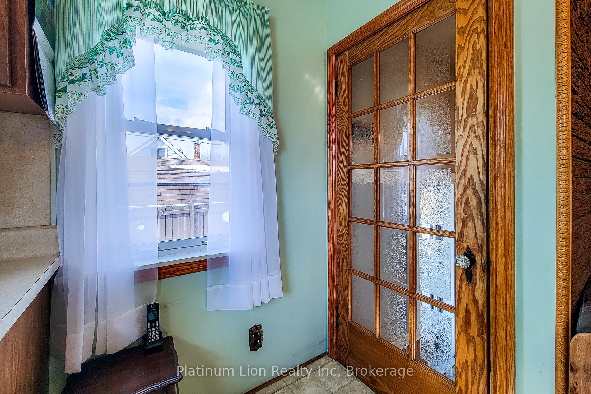 Photo 23 of 88 Barons Avenue S, Hamilton, Bartonville — HOMEH