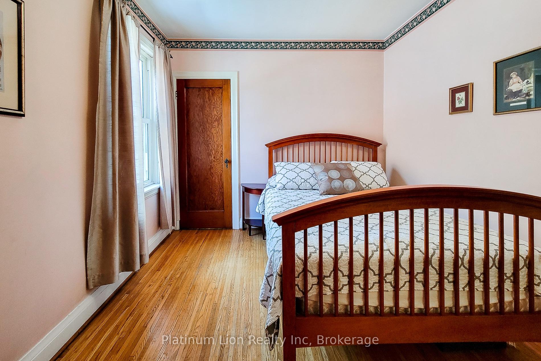 Photo 26 of 88 Barons Avenue S, Hamilton, Bartonville — HOMEH