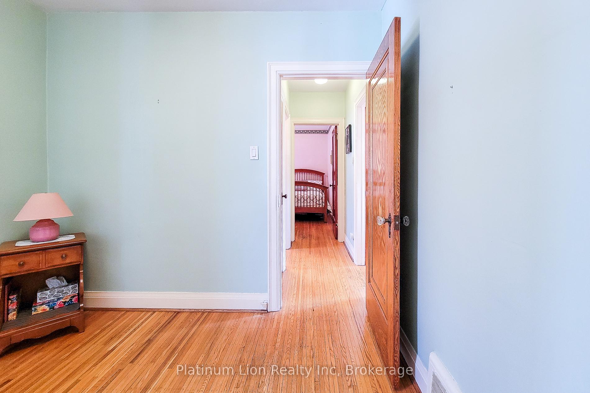Photo 28 of 88 Barons Avenue S, Hamilton, Bartonville — HOMEH