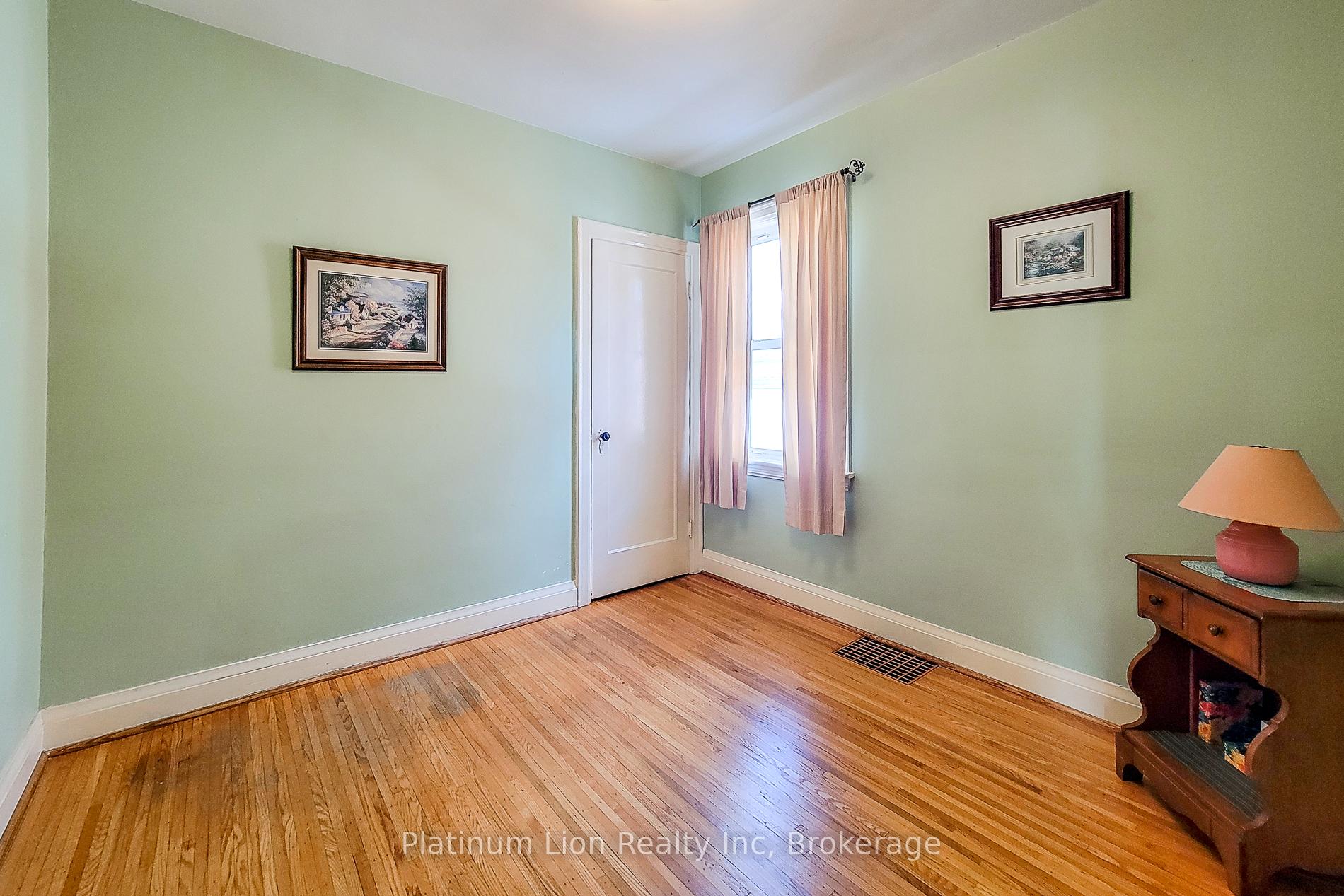 Photo 29 of 88 Barons Avenue S, Hamilton, Bartonville — HOMEH