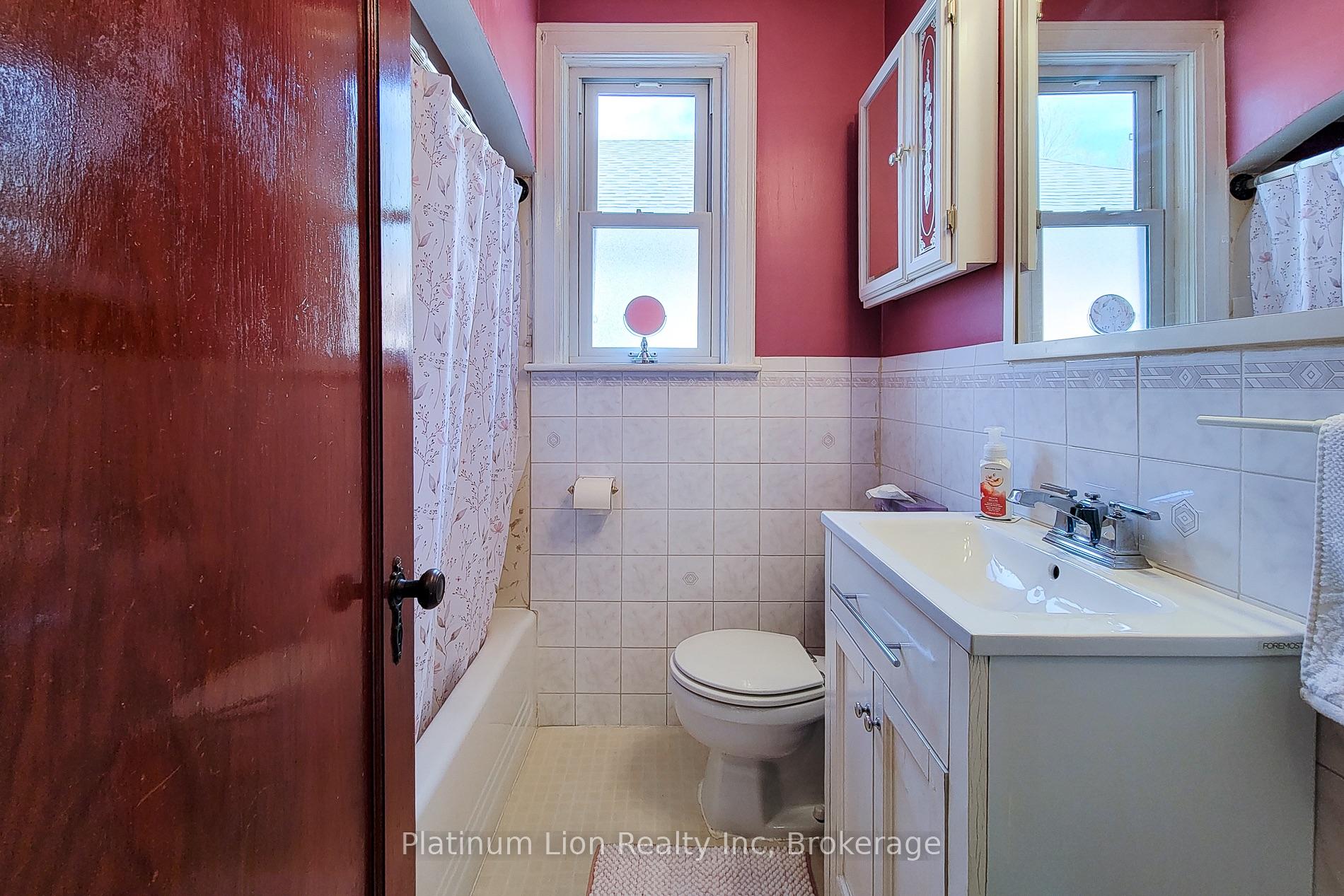 Photo 31 of 88 Barons Avenue S, Hamilton, Bartonville — HOMEH