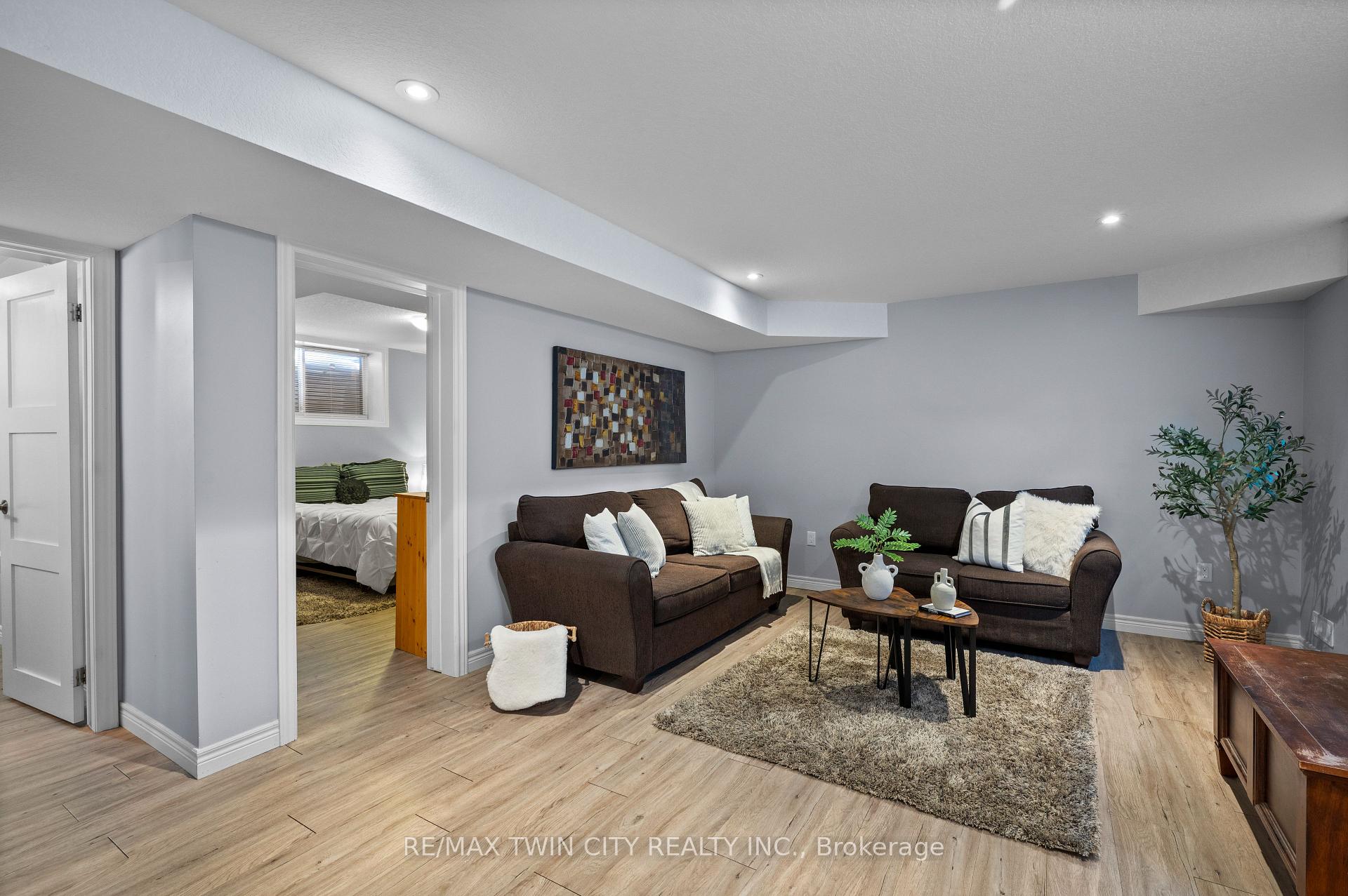 Photo 73 of 84 Crosswinds Drive, Kitchener, Grand River South — HOMEH