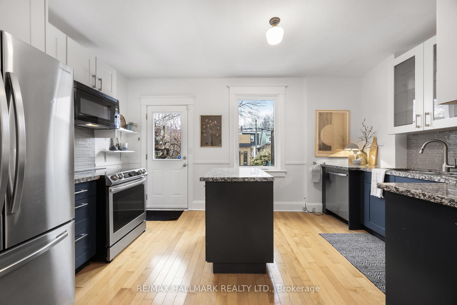 Photo 9 of 19 Lamb Avenue, Toronto, Greenwood-Coxwell — HOMEH