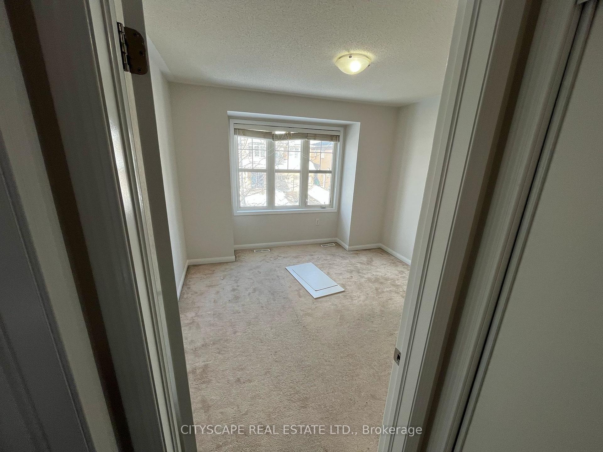 Photo 6 of 29 Lesabre Crescent, Brampton, Brampton East — HOMEH