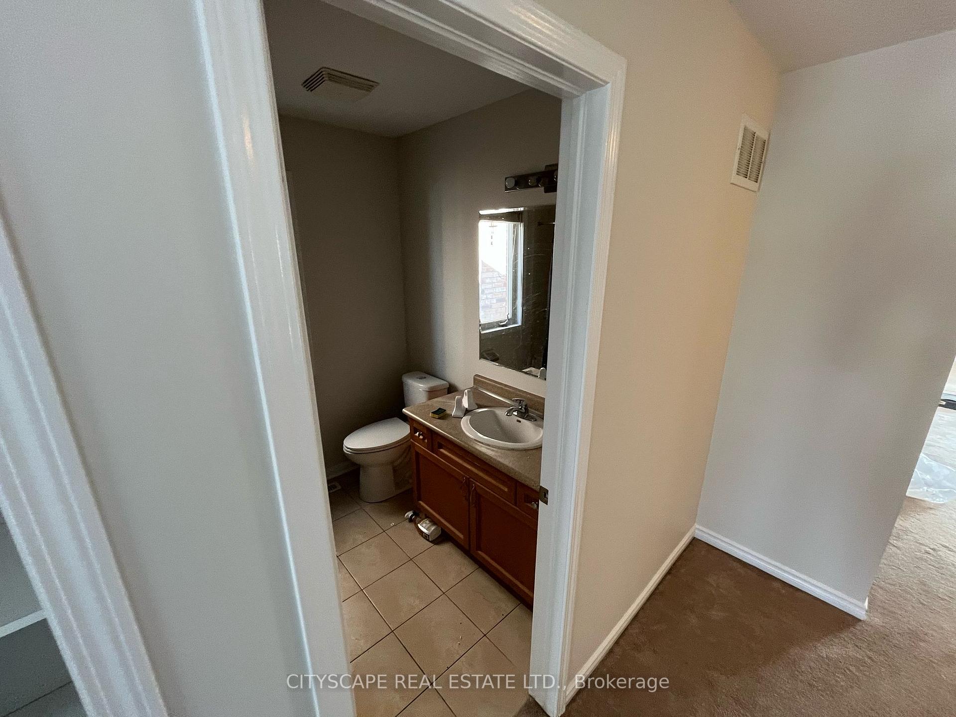 Photo 8 of 29 Lesabre Crescent, Brampton, Brampton East — HOMEH