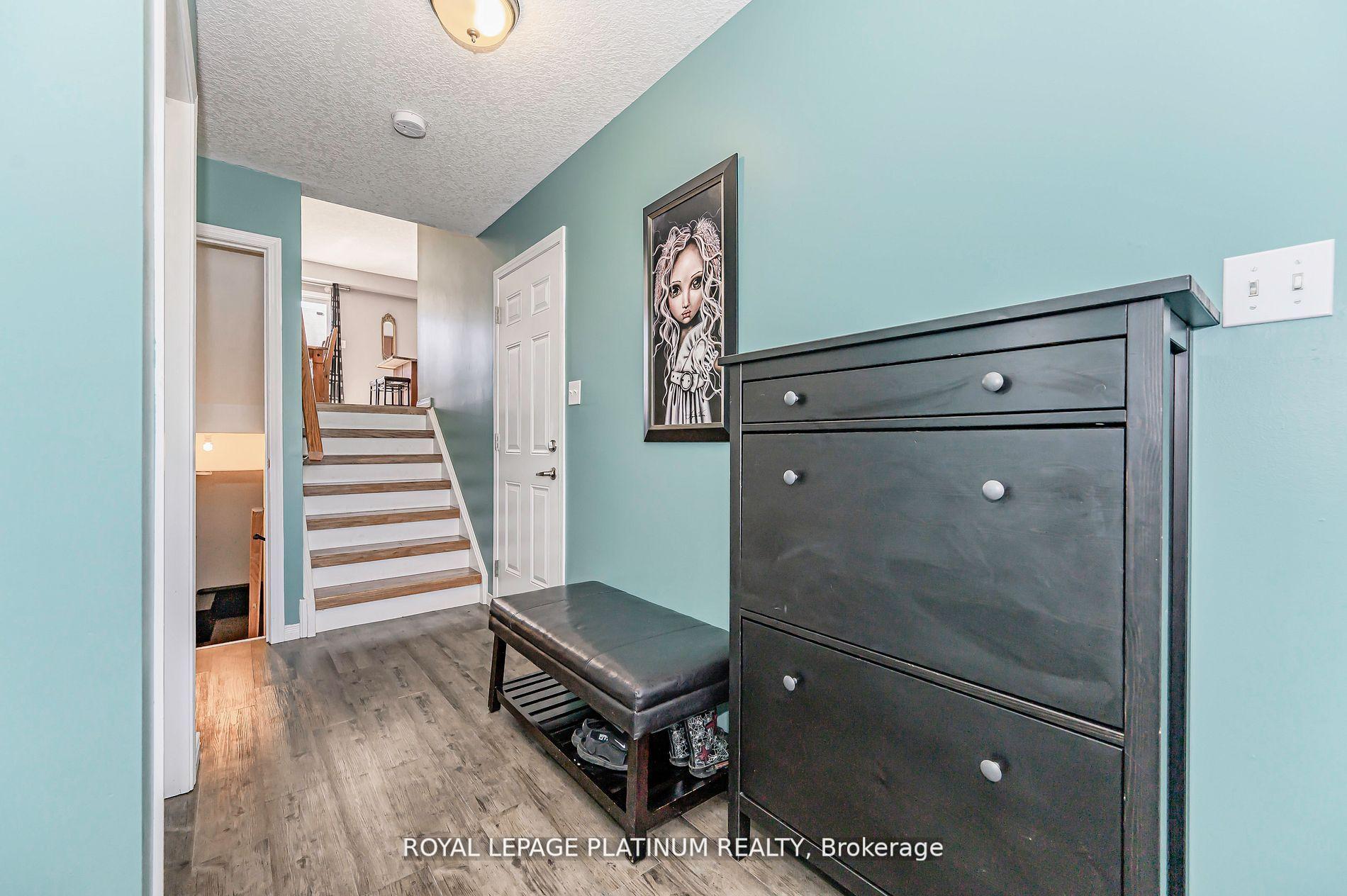 Photo 3 of 268 Sophia Crescent, Kitchener, Huron Park — HOMEH