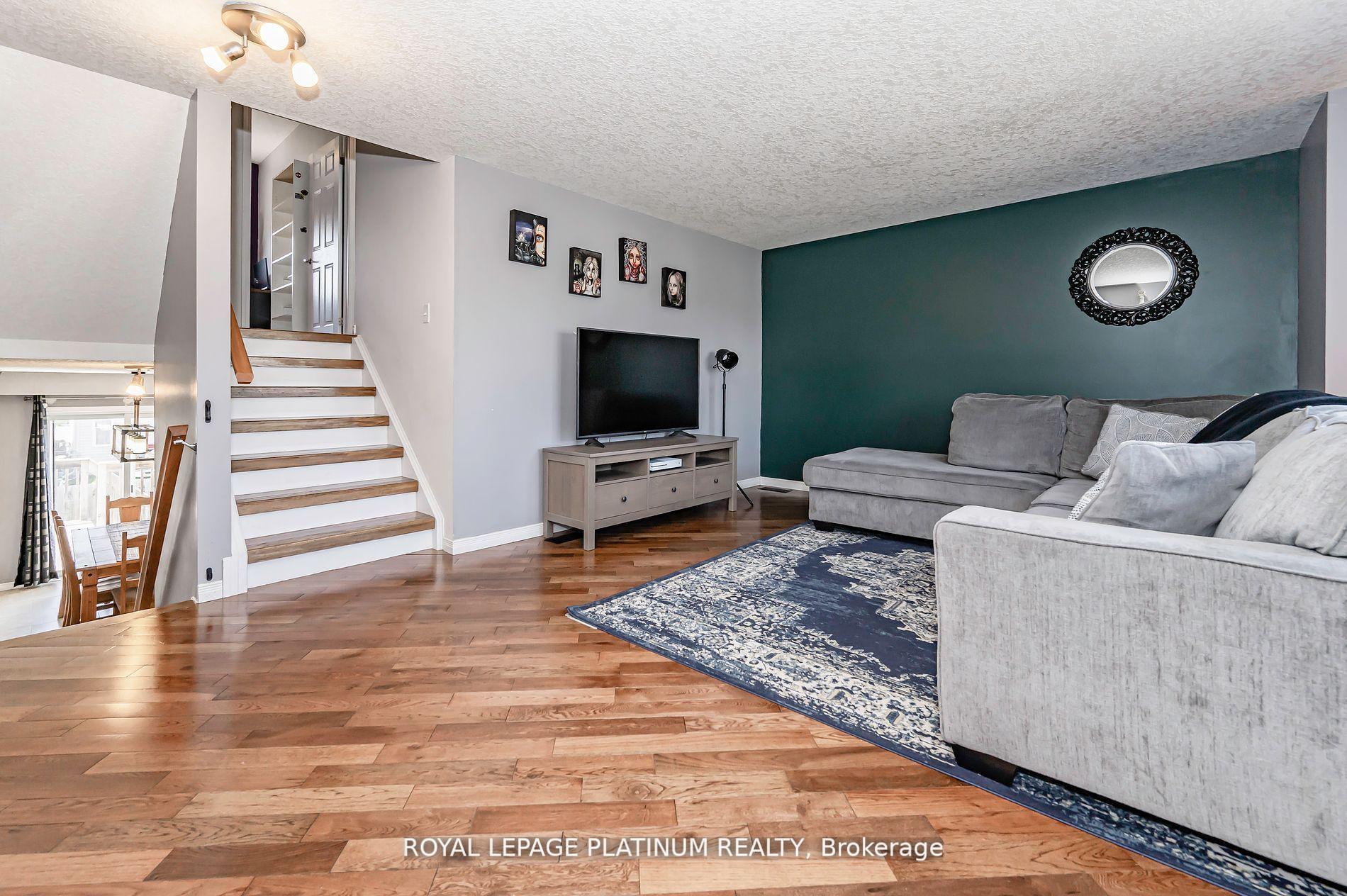 Photo 4 of 268 Sophia Crescent, Kitchener, Huron Park — HOMEH