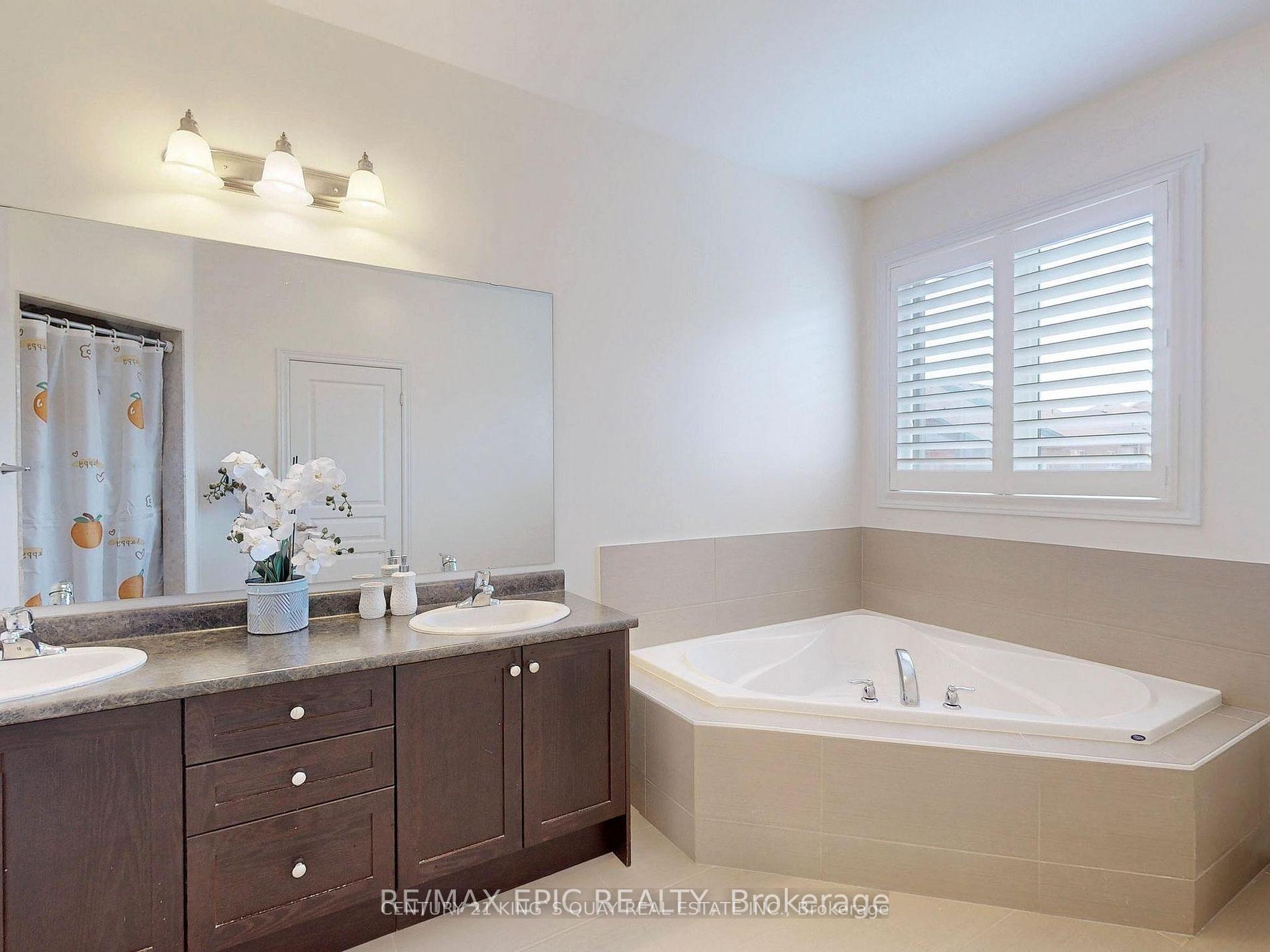 Photo 19 of 72 Brock Avenue, Markham, Berczy — HOMEH